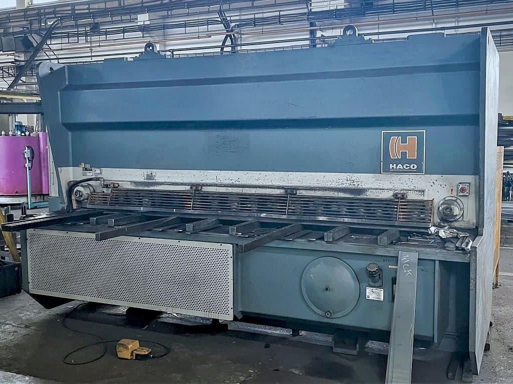 Frontansicht der HACO HSLX 3016/18 SAB  Maschine
