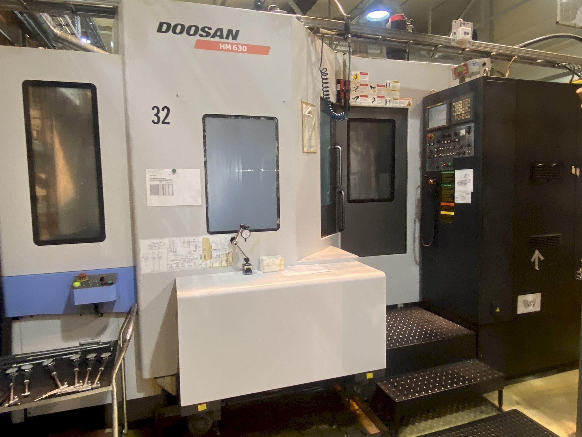 Frontansicht der DOOSAN HM 630  Maschine