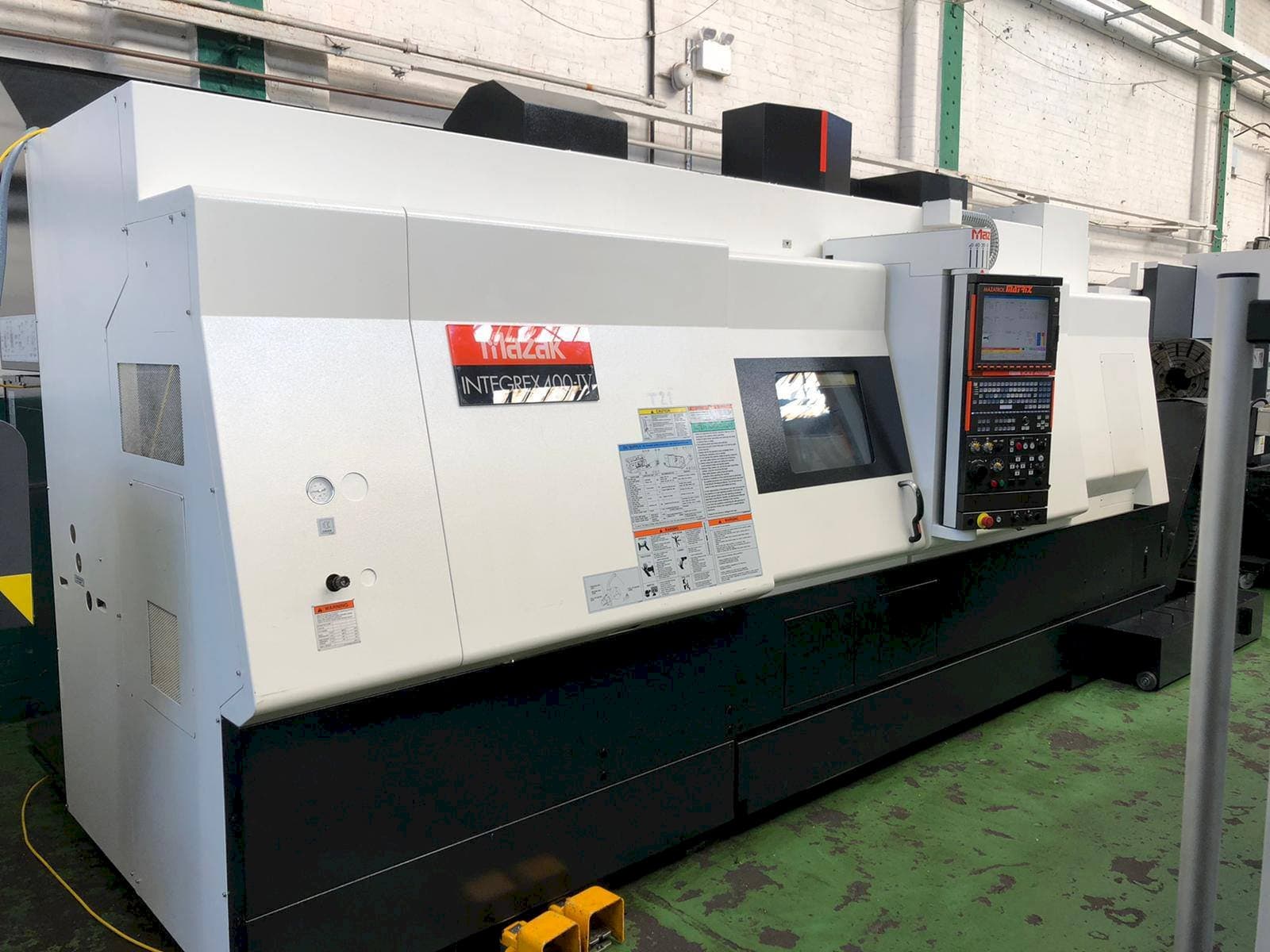 Frontansicht der Mazak Integrex 400-IV  Maschine