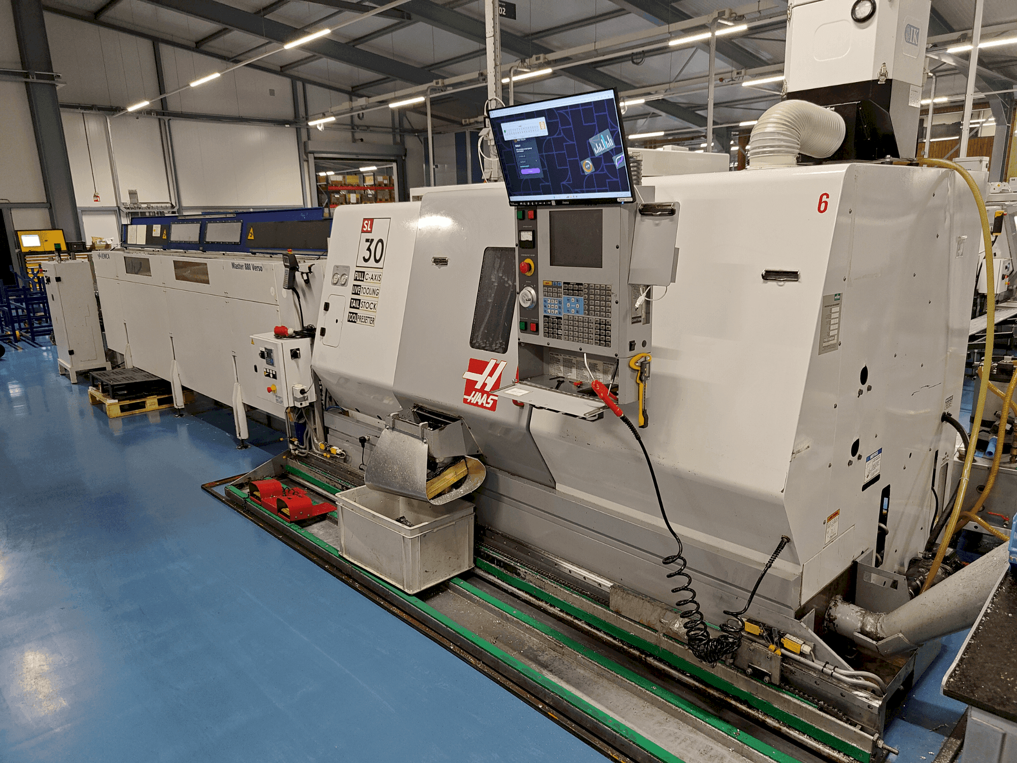 Frontansicht der HAAS SL-30TCE (2004)  Maschine
