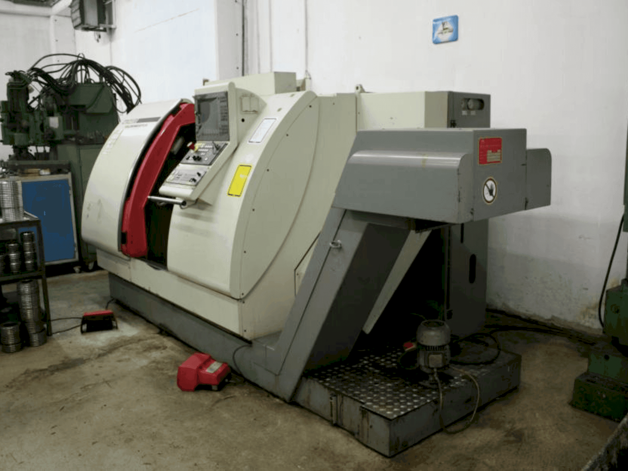 Frontansicht der Gildemeister CTX 400 E  Maschine