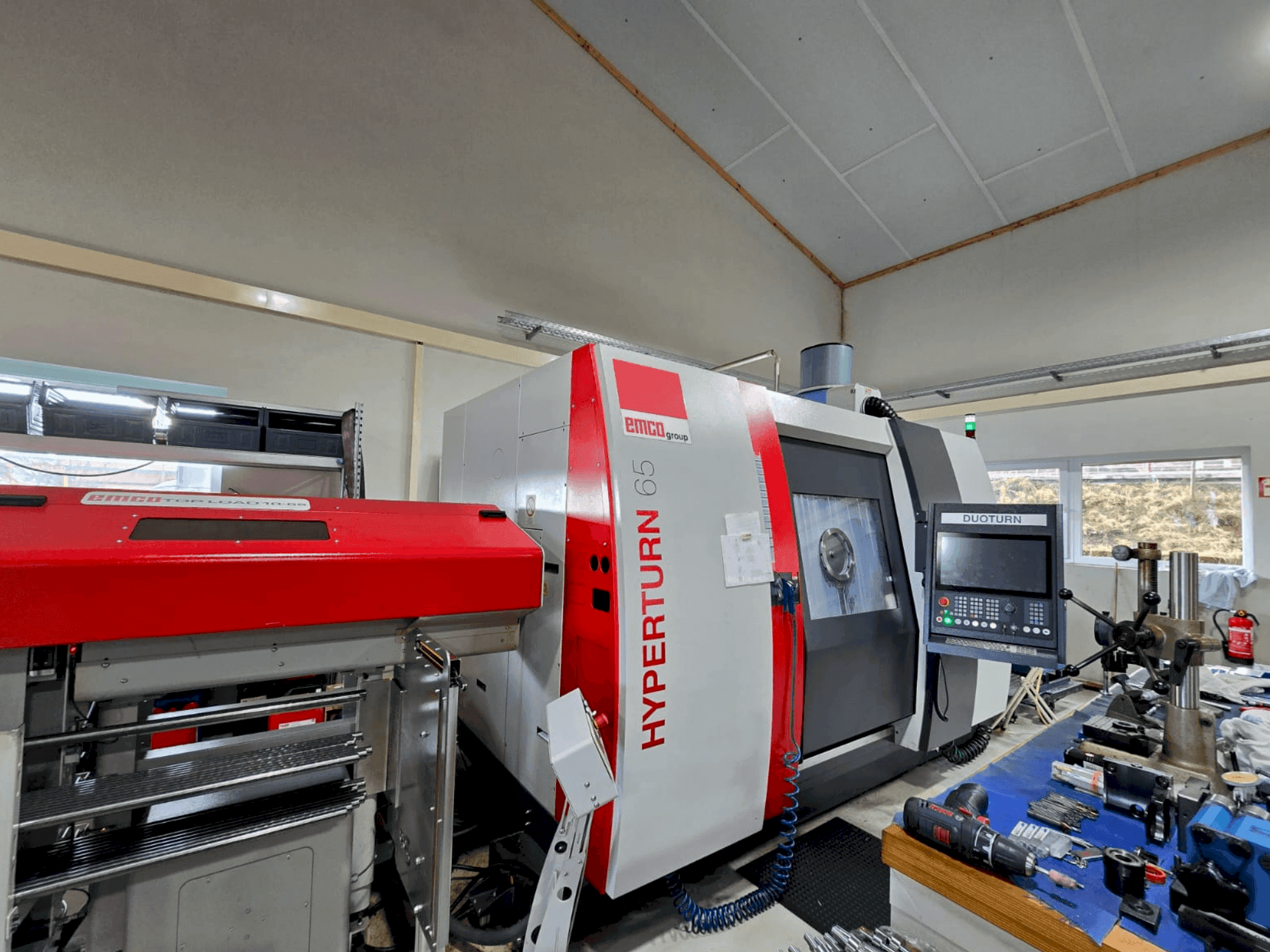 Frontansicht der EMCO HYPERTURN 65-1300 DUOTURN  Maschine