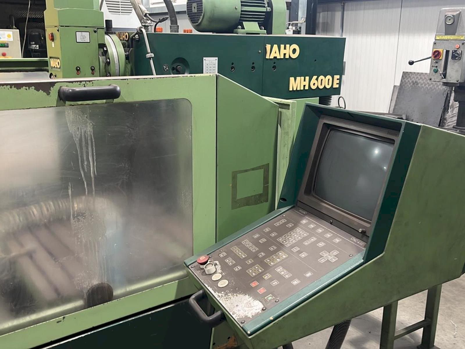 Frontansicht der MAHO MH 600 E  Maschine