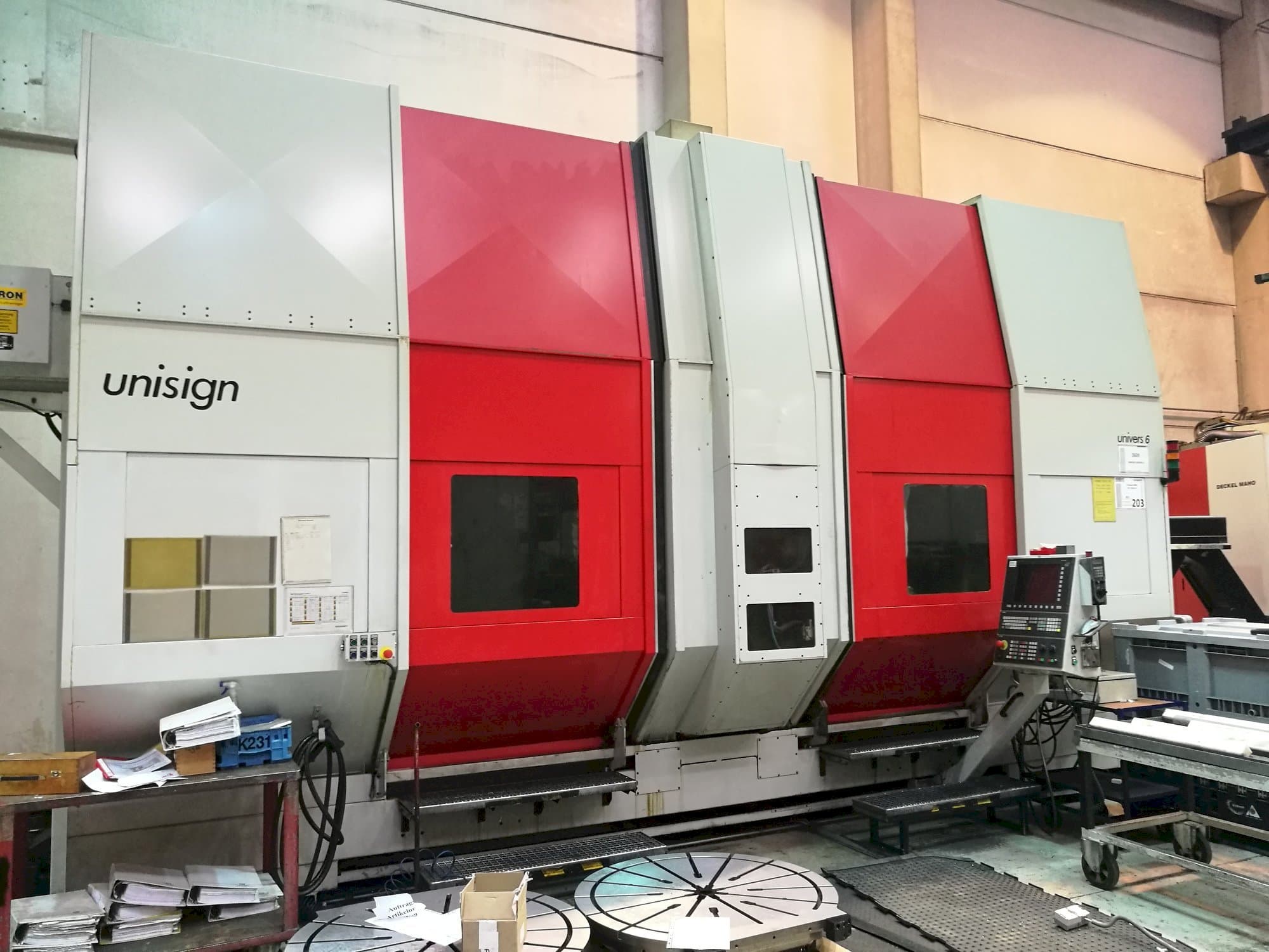 Frontansicht der Unisign Univers 6 C2  Maschine