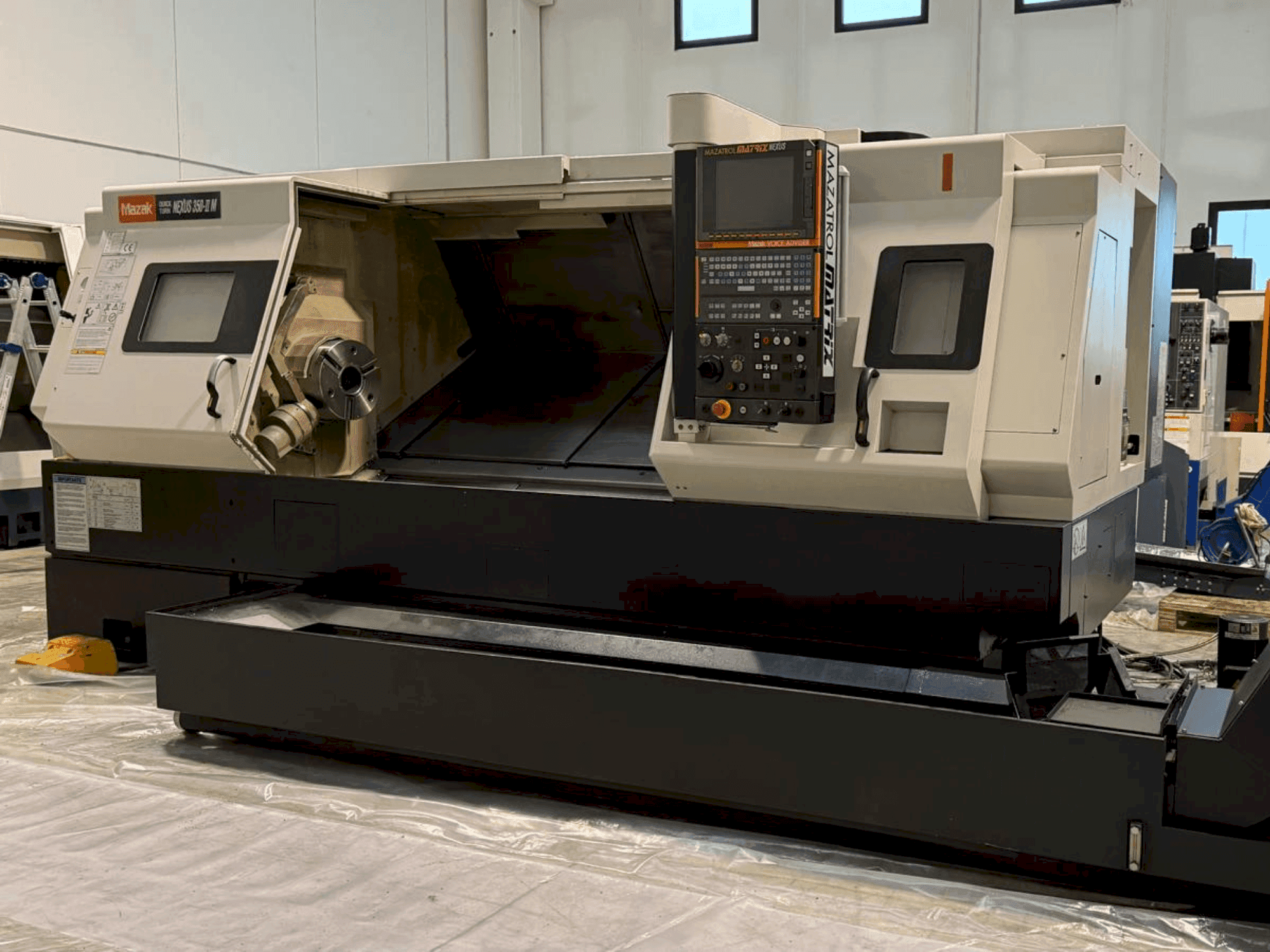 Frontansicht der Mazak QT Nexus 350 II M  Maschine