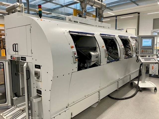 Frontansicht der MIKRON Multistep XS  Maschine