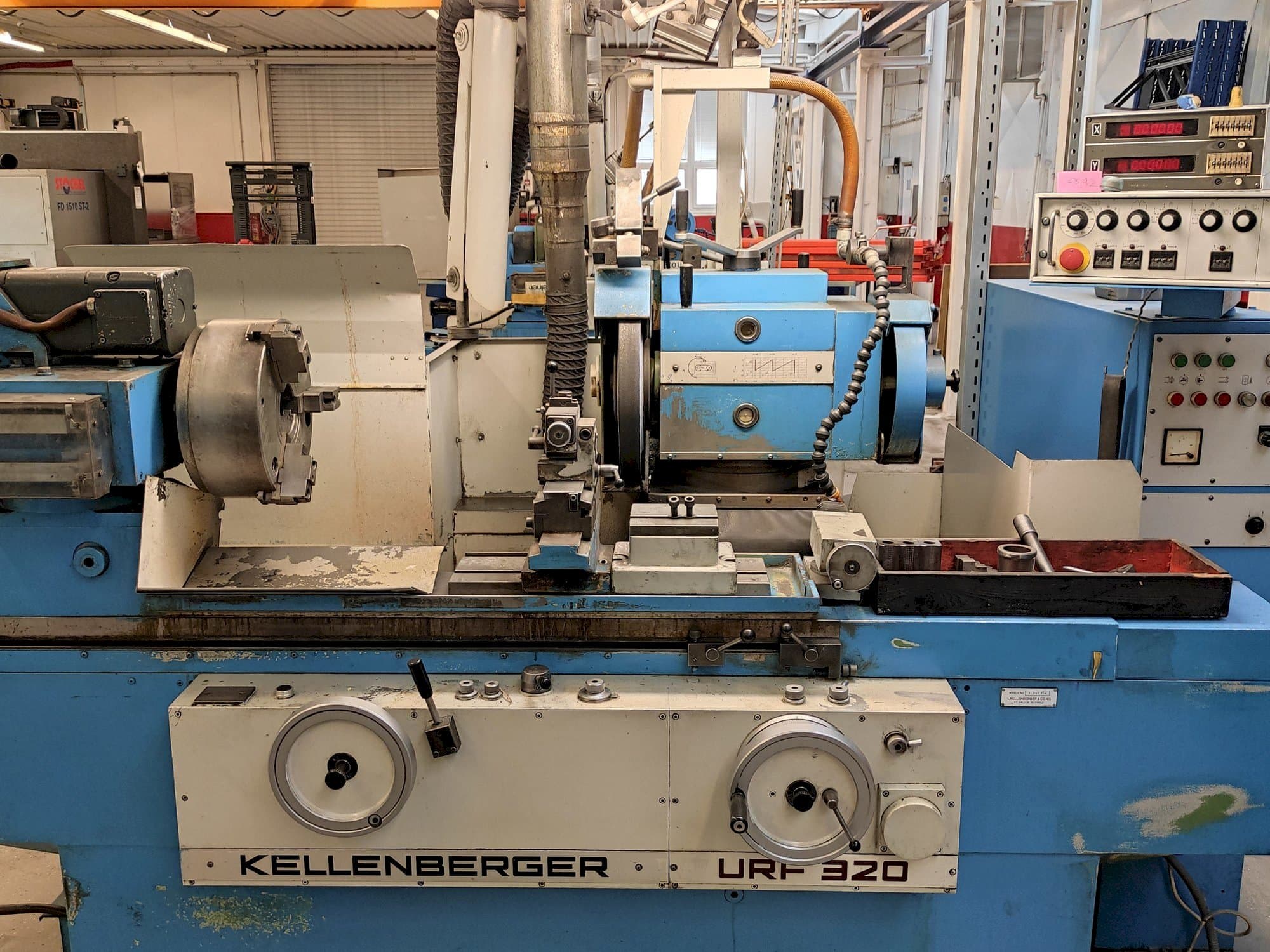Frontansicht der KELLENBERGER URF 320  Maschine