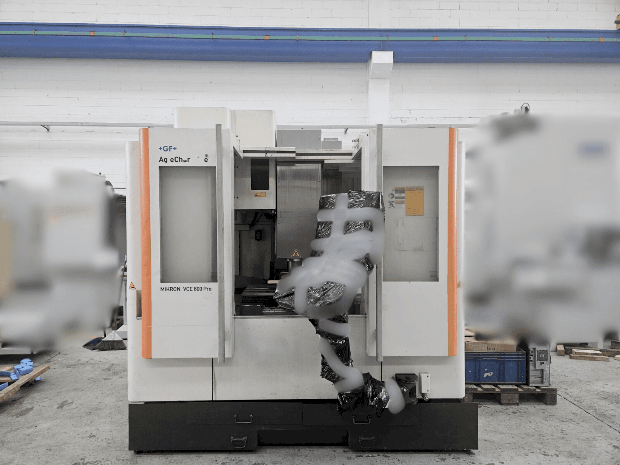 Frontansicht der +GF+ AGIE CHARMILLES VCE 800 PRO  Maschine