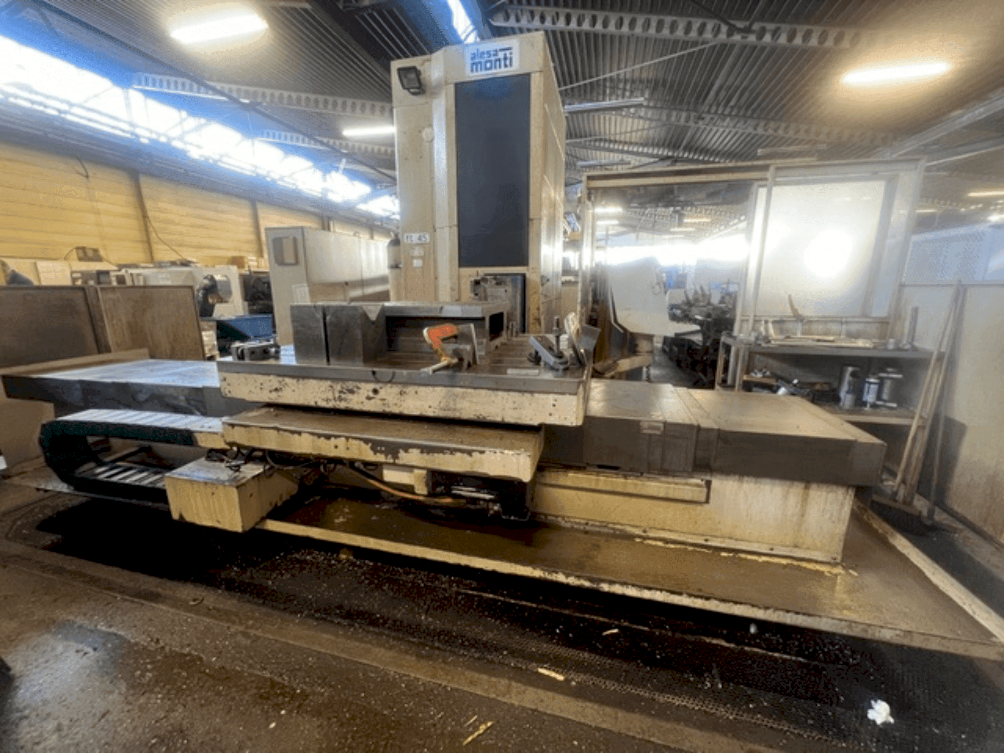 Frontansicht der ALESA MONTI FT45TG  Maschine