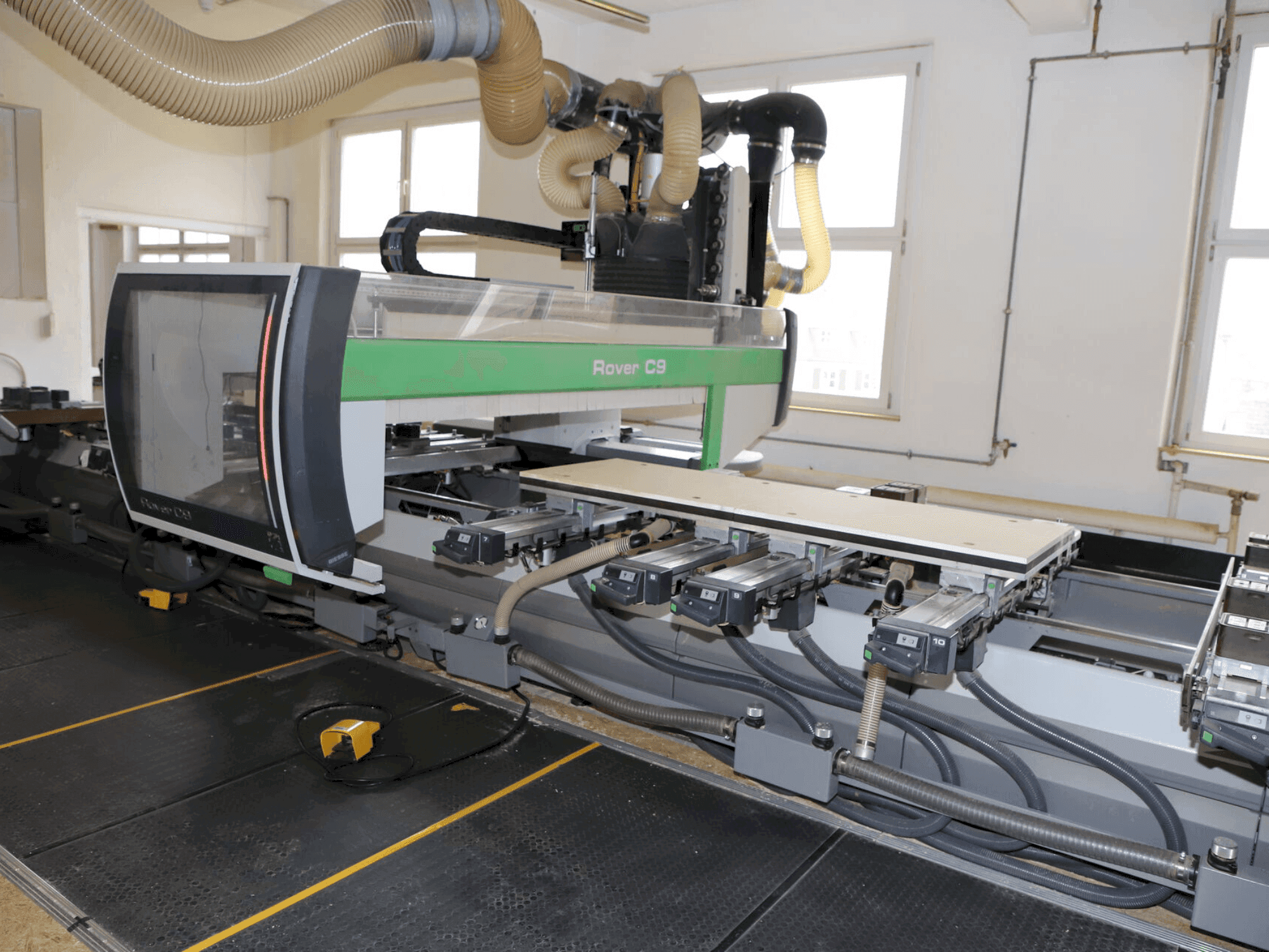 Frontansicht der BIESSE ROVER C 9.65  Maschine