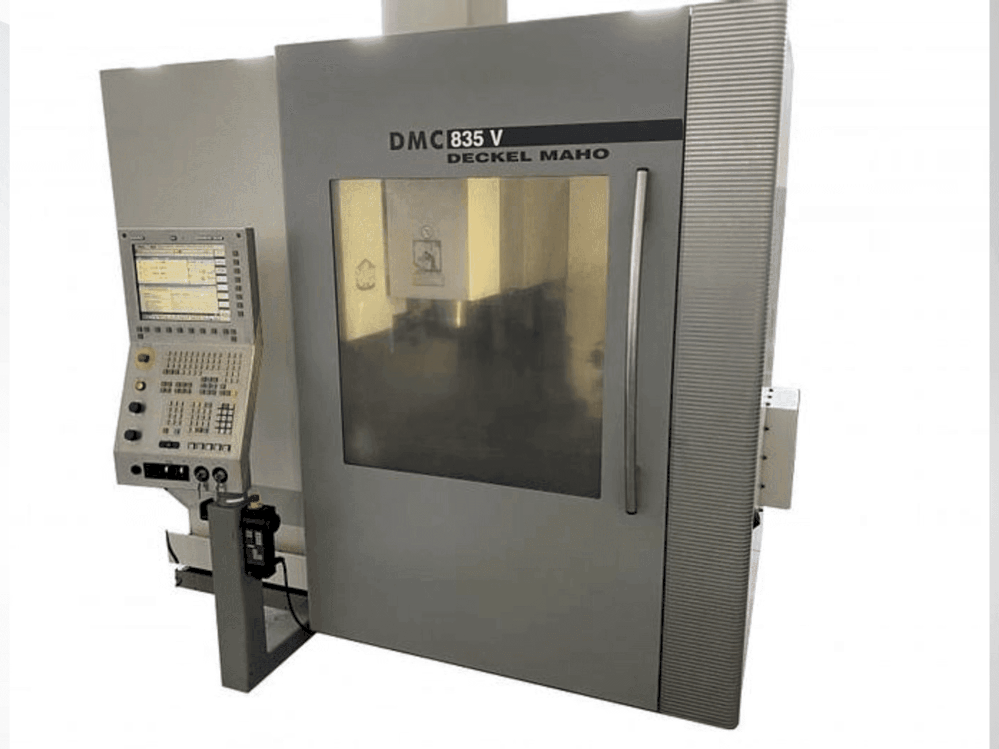Frontansicht der DMG DECKEL MAHO DMC 835V  Maschine