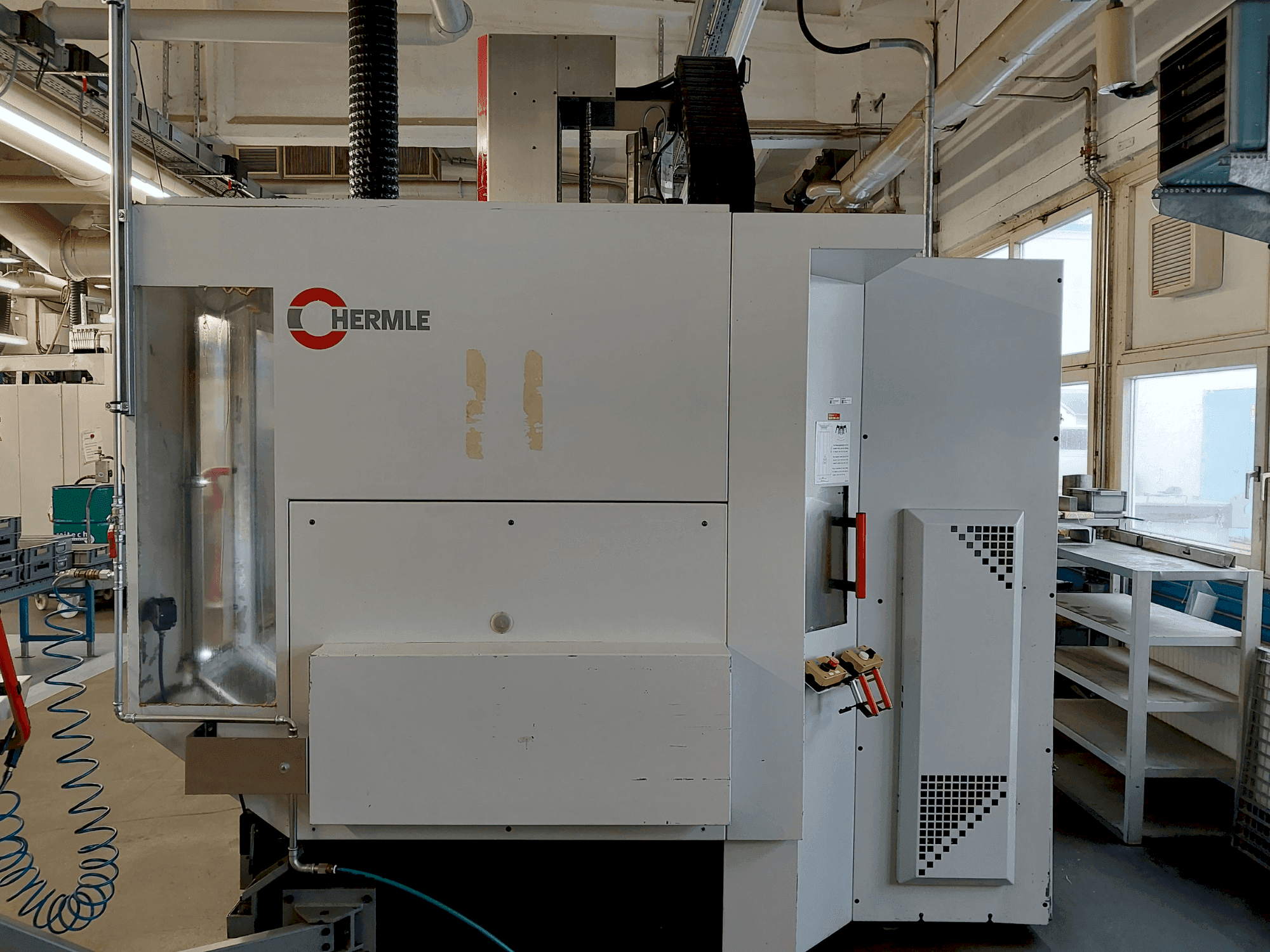 Frontansicht der HERMLE C 800 U  Maschine