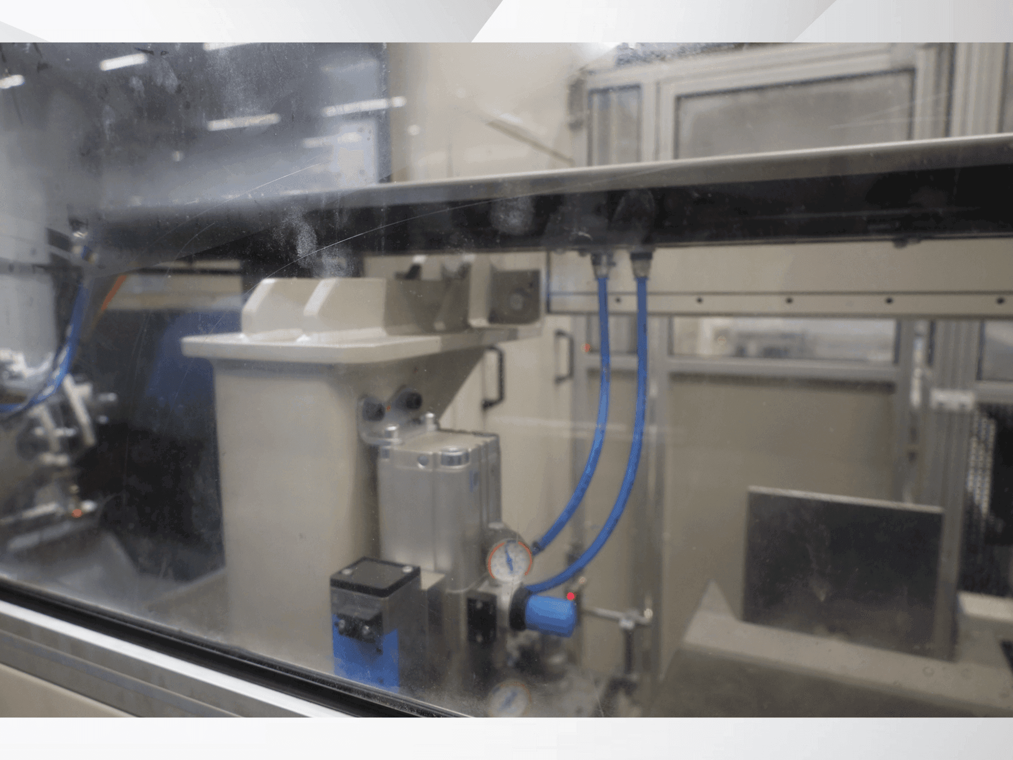 Frontansicht der PROFILATOR DV370-HL-05  Maschine