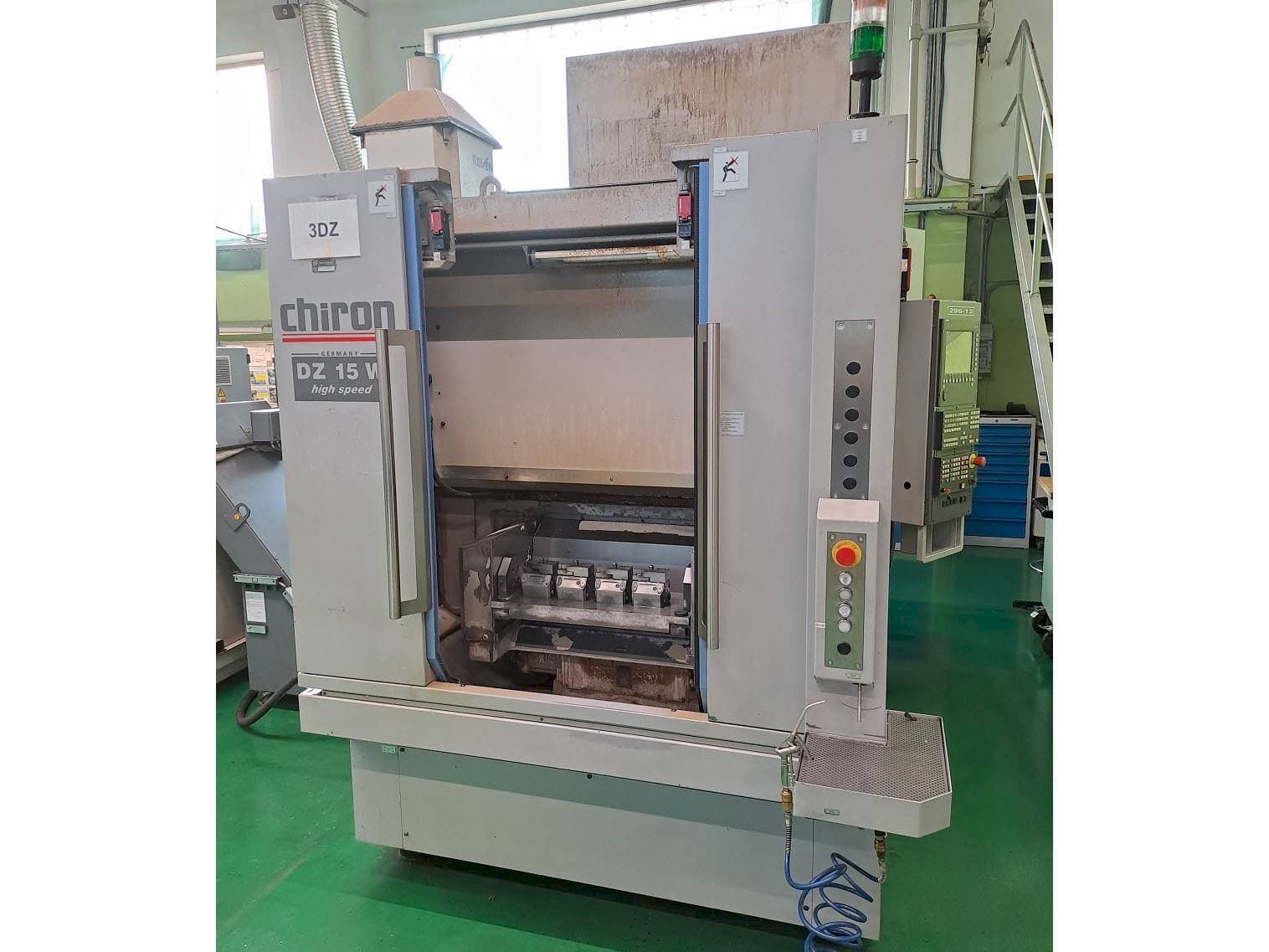 Frontansicht der CHIRON DZ 15W HS  Maschine