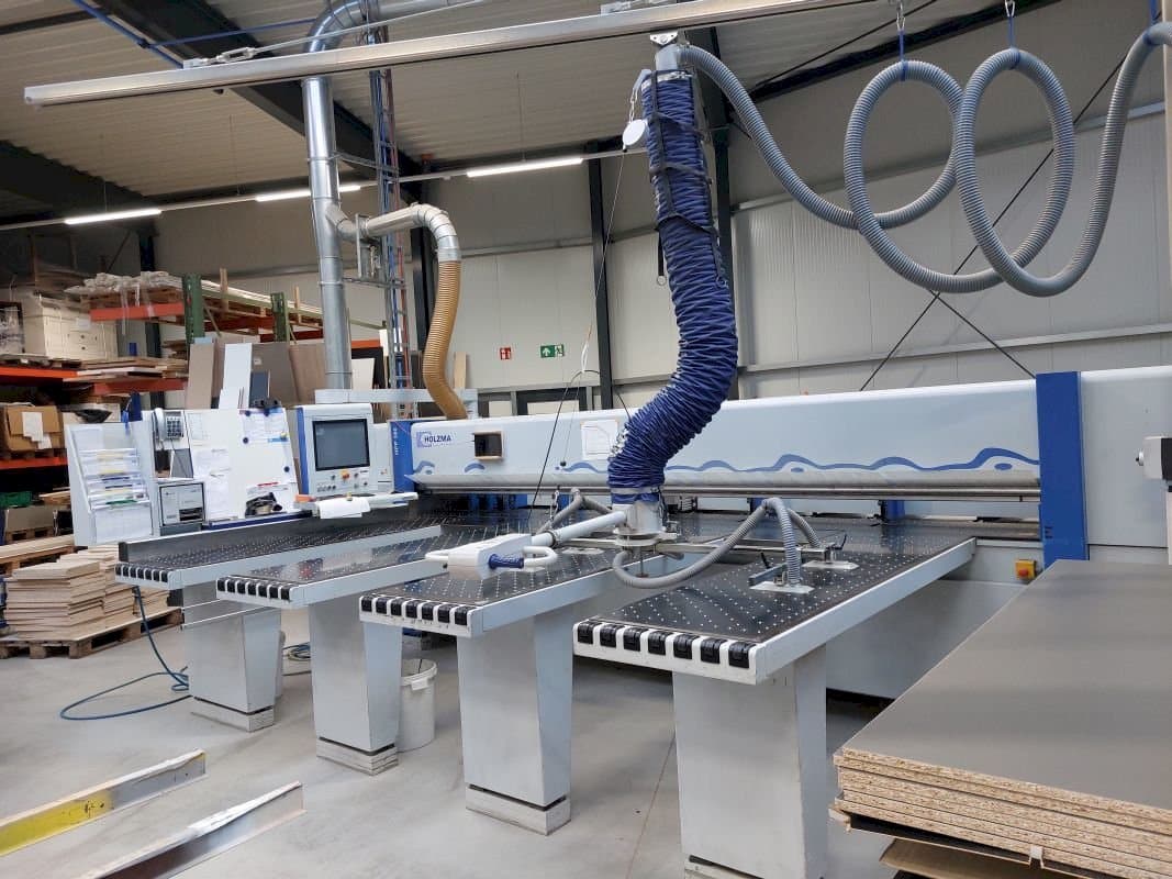 Frontansicht der HOLZMA HPP 380  Maschine
