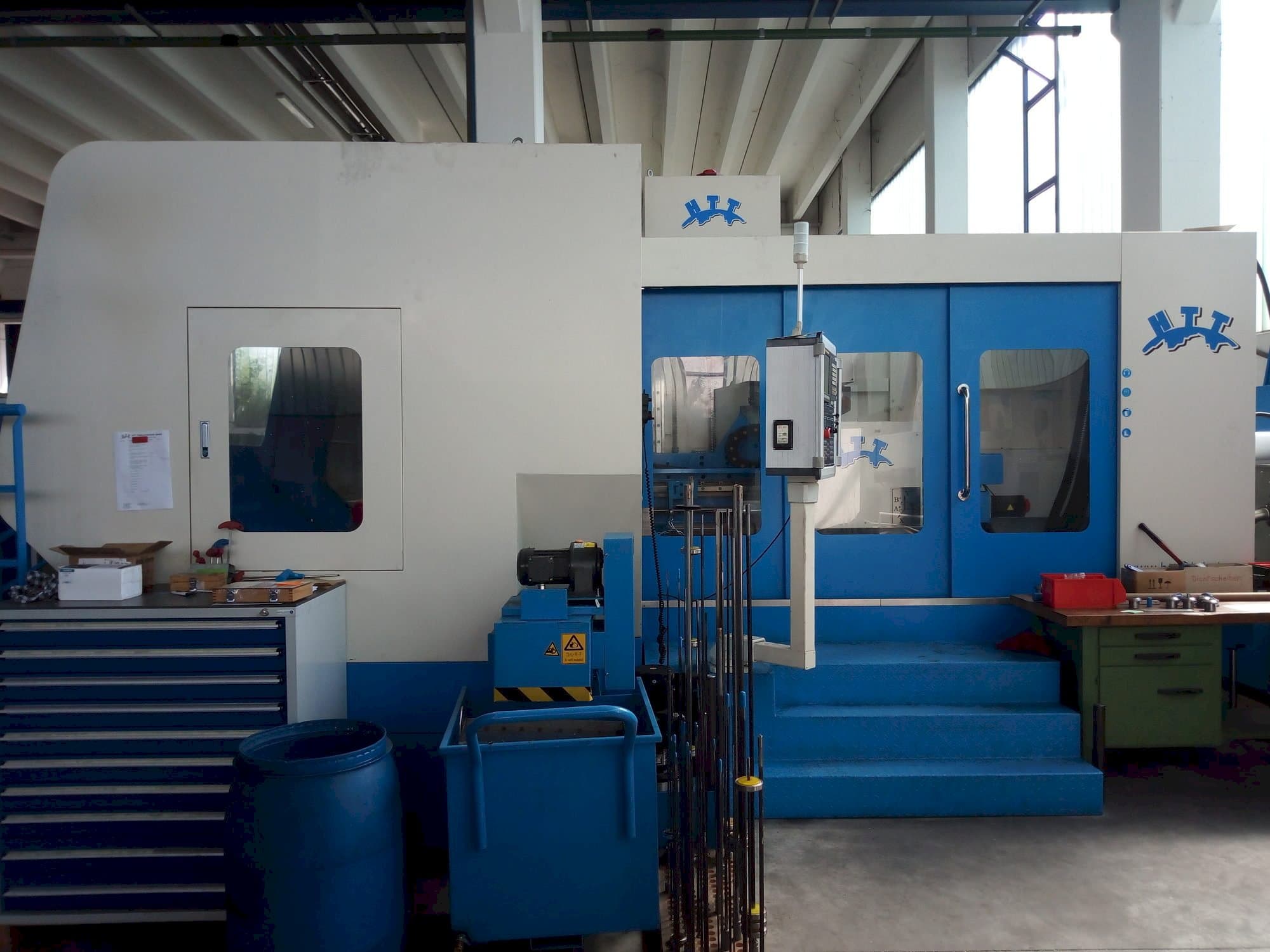 Frontansicht der HTT KBR6-1008  Maschine