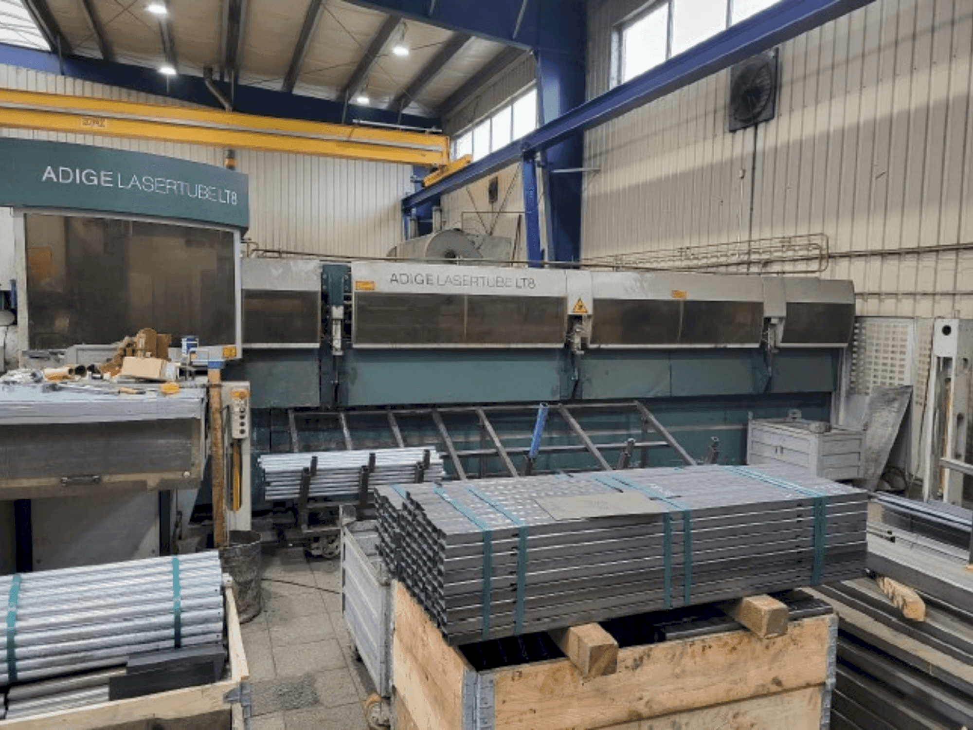 Frontansicht der BLM Adige LT 8  Maschine