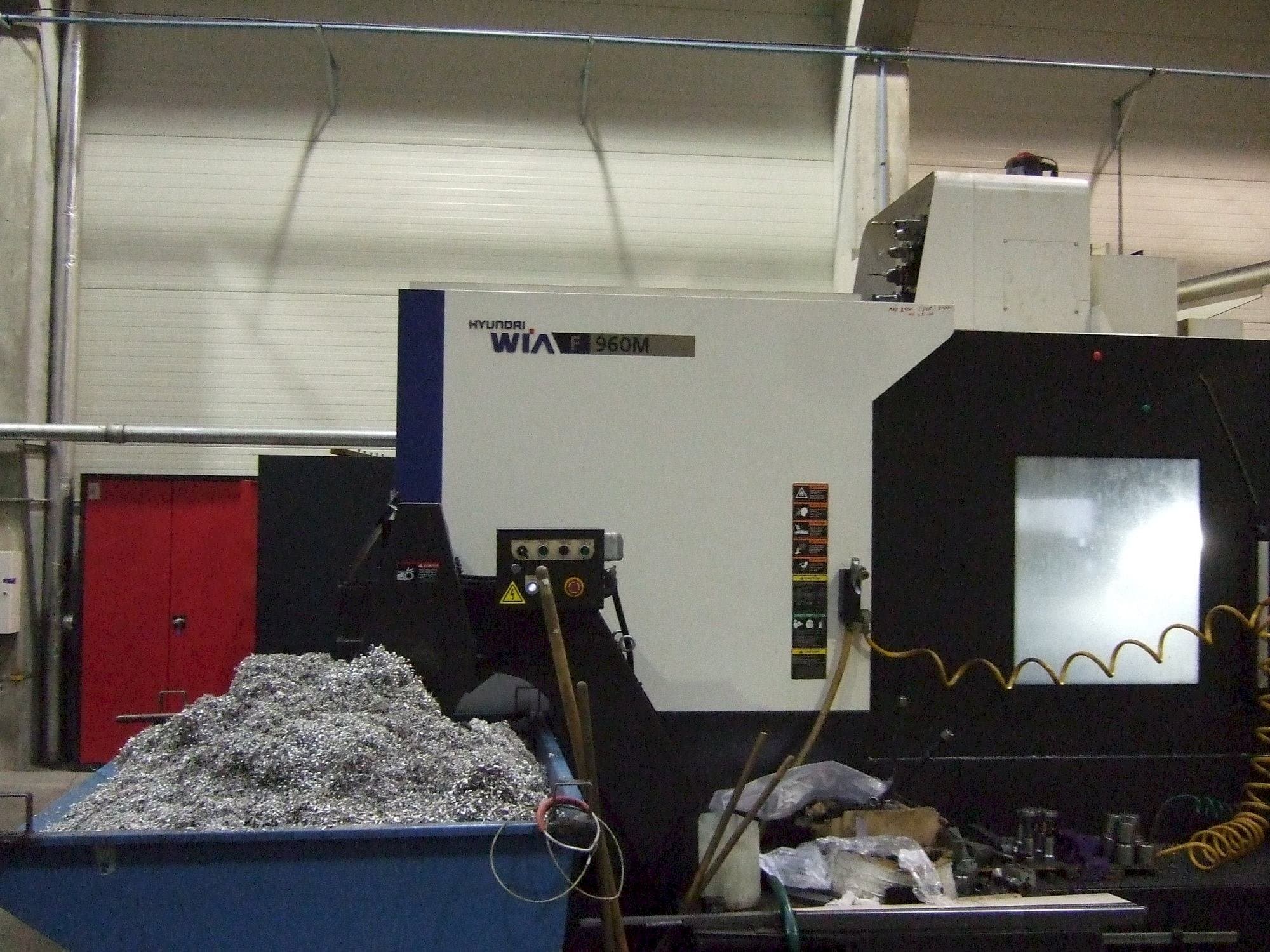 Frontansicht der Hyundai F960M  Maschine