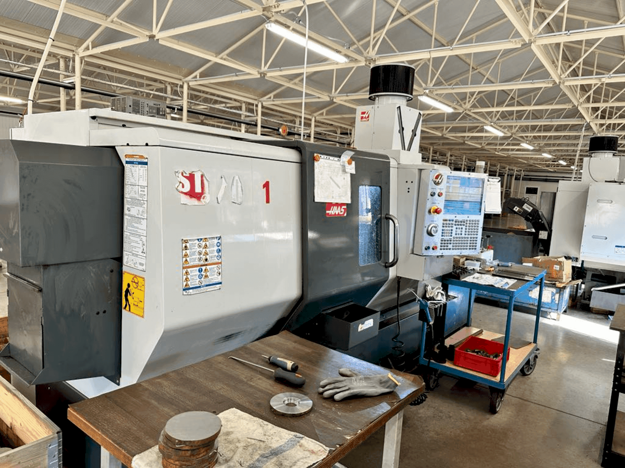Frontansicht der HAAS ST-20Y  Maschine