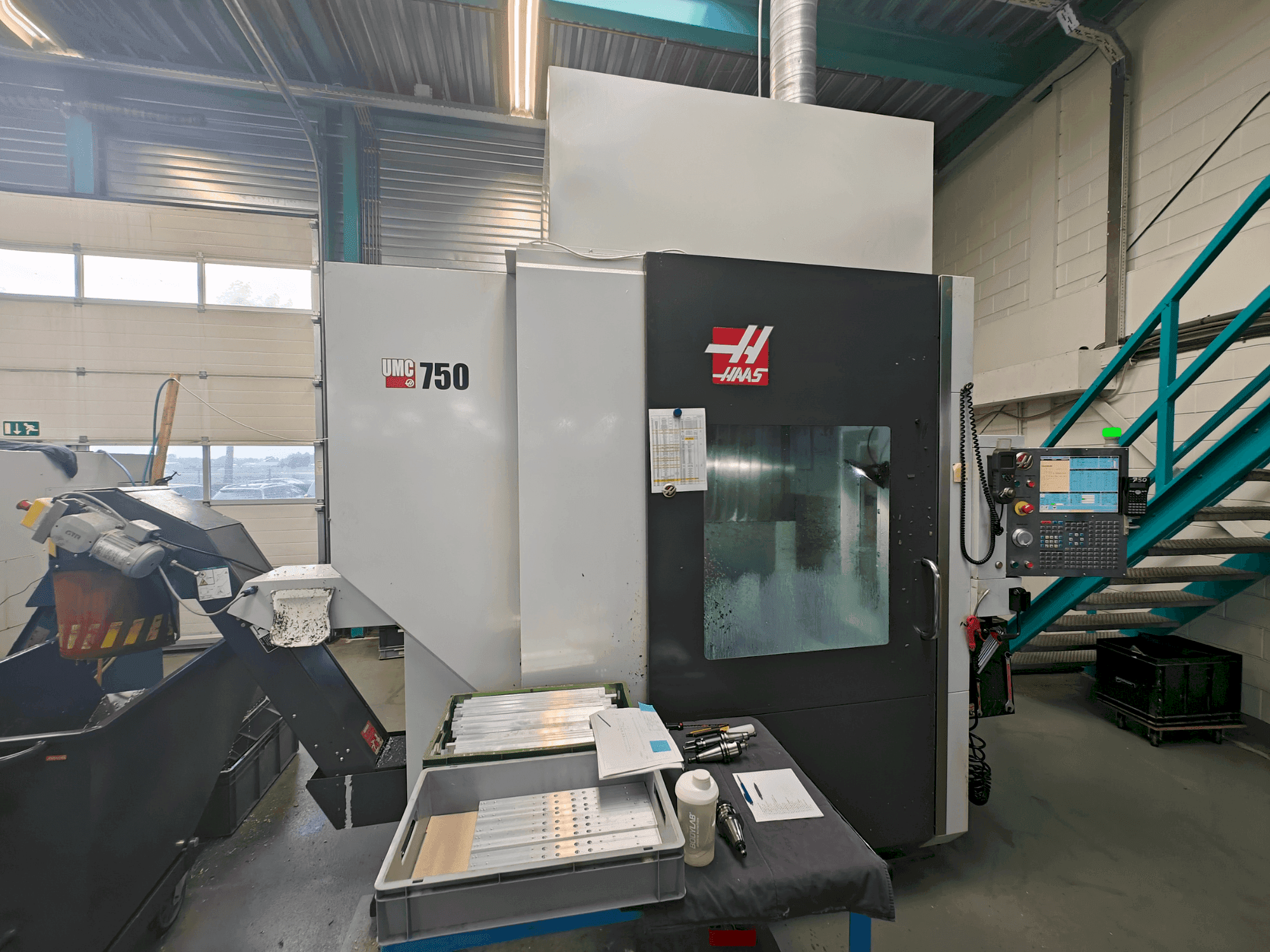 Frontansicht der HAAS UMC-750  Maschine