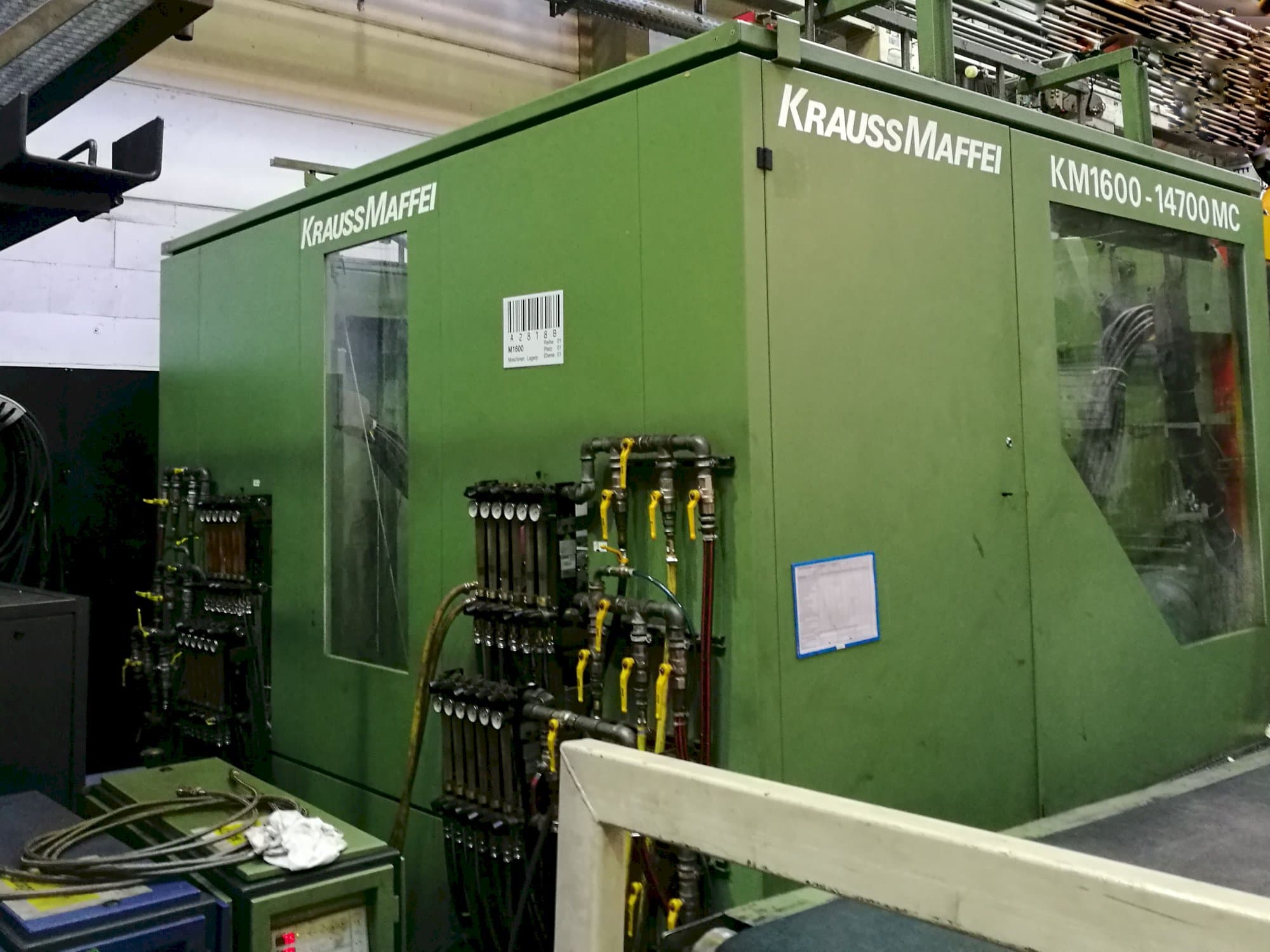 Linke Ansicht der Krauss Maffei KM 1600-14700 MC Maschine
