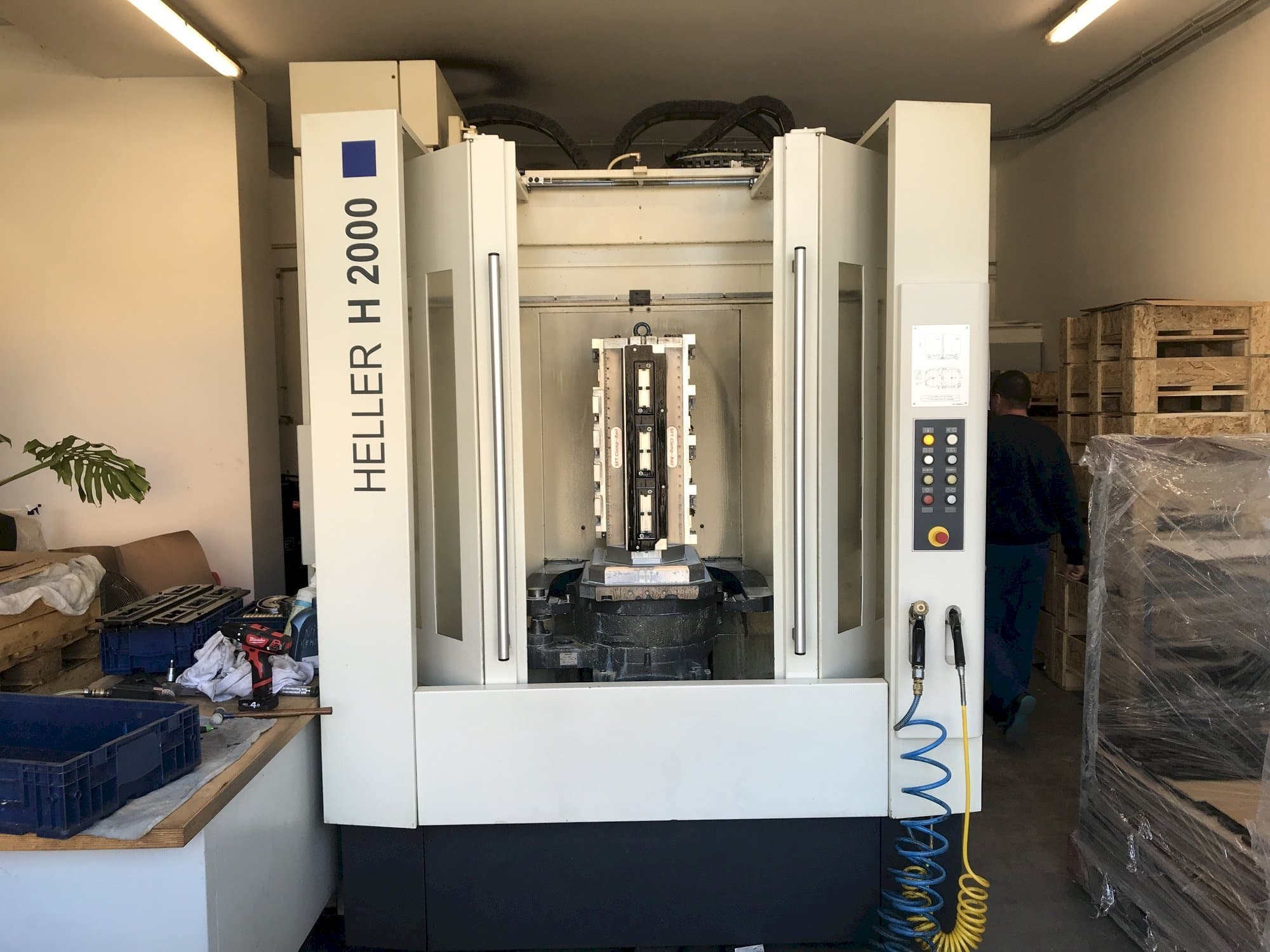 Frontansicht der HELLER H2000  Maschine