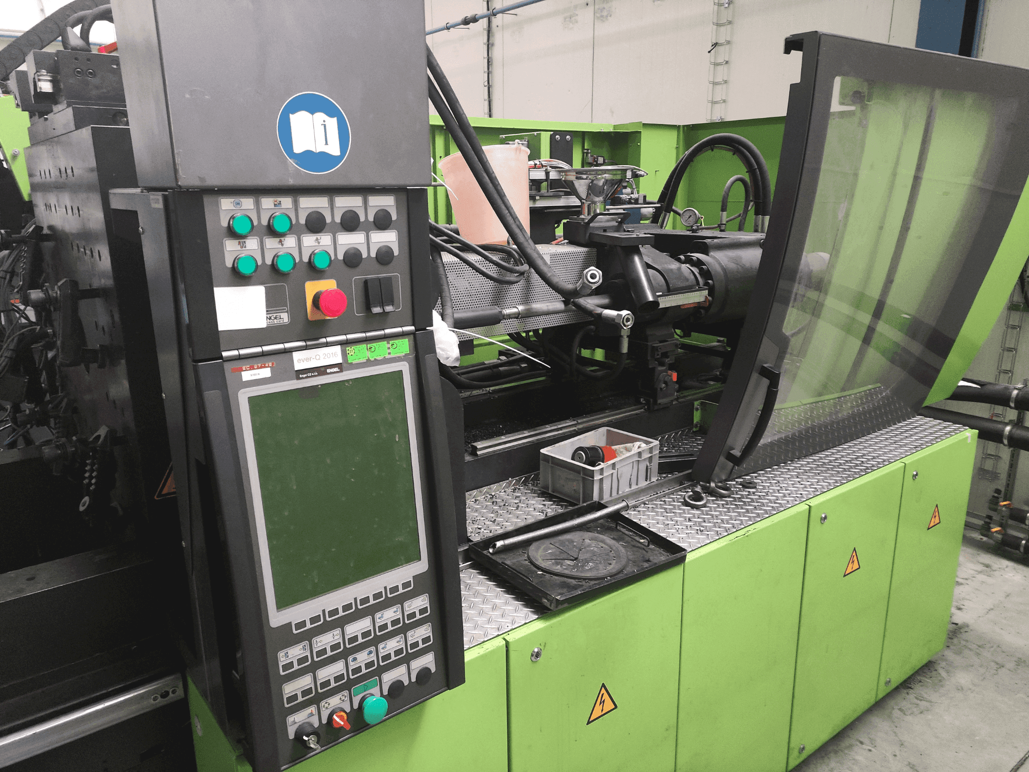 Frontansicht der Engel Victory 750H/330V/220 combi  Maschine