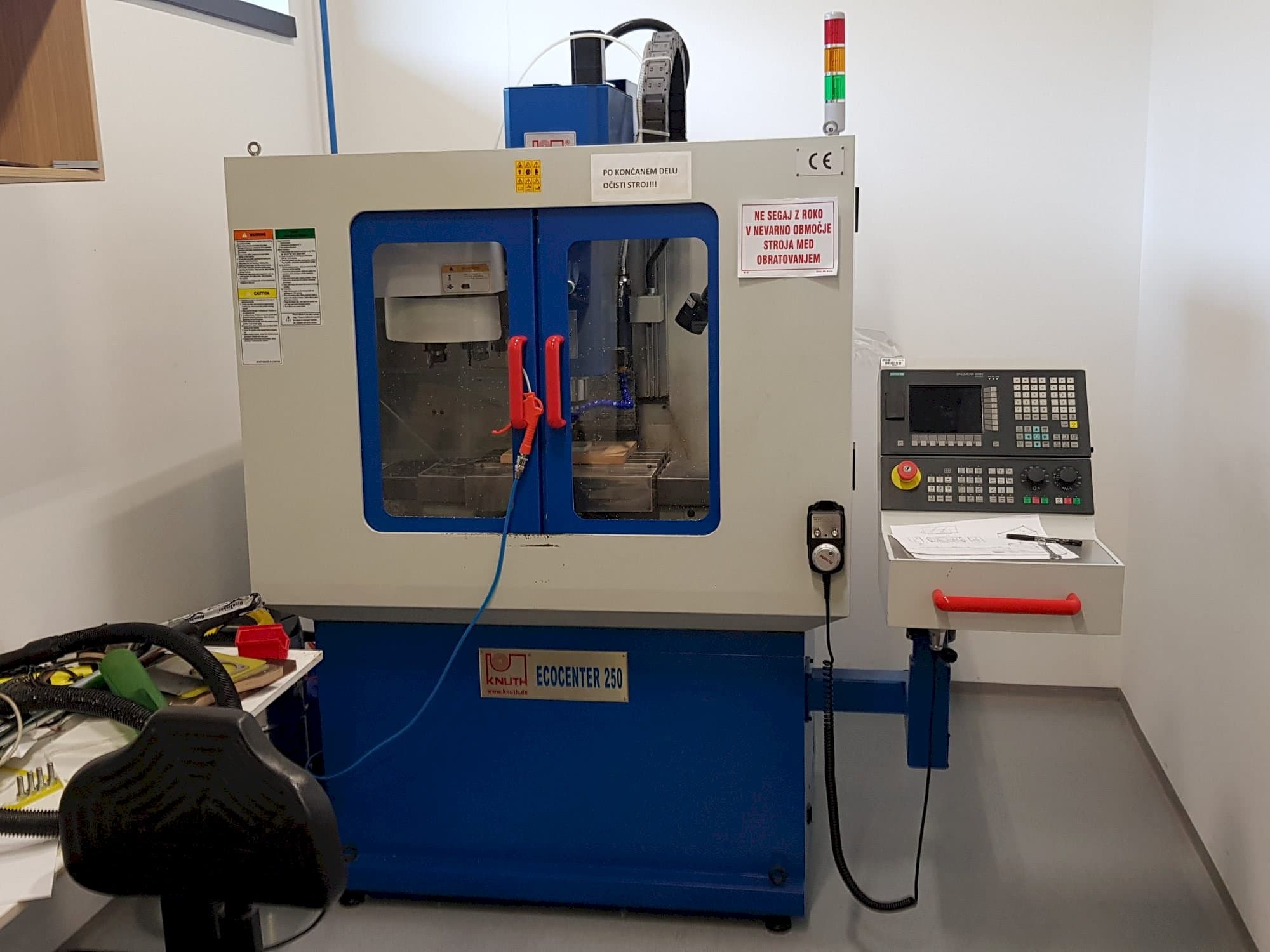 Frontansicht der KNUTH EcoCenter 250  Maschine