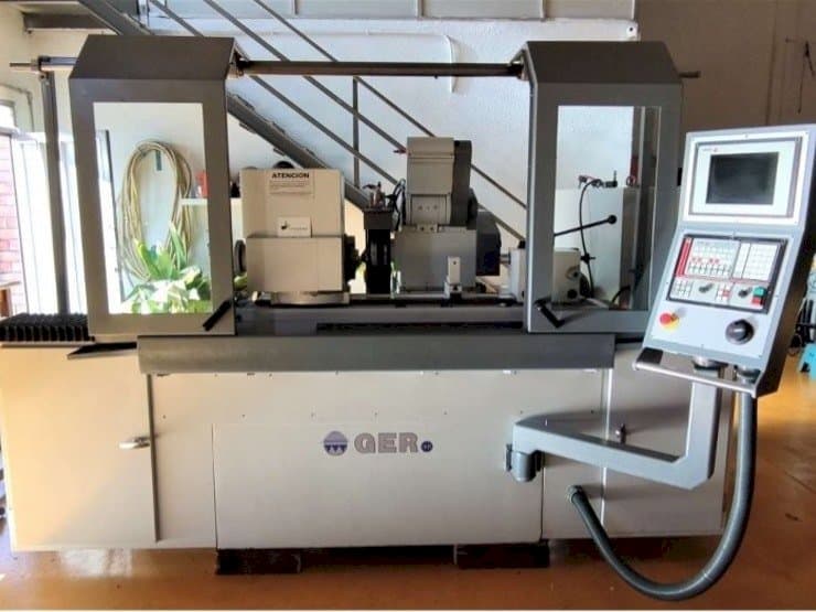 Frontansicht der GER C-500 CNC  Maschine