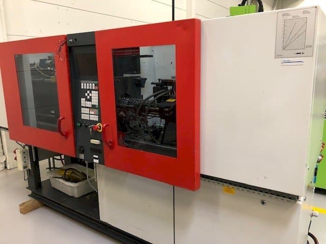 Linke Seitenansicht der FERROMATIK MILACRON K40 D-E  Maschine