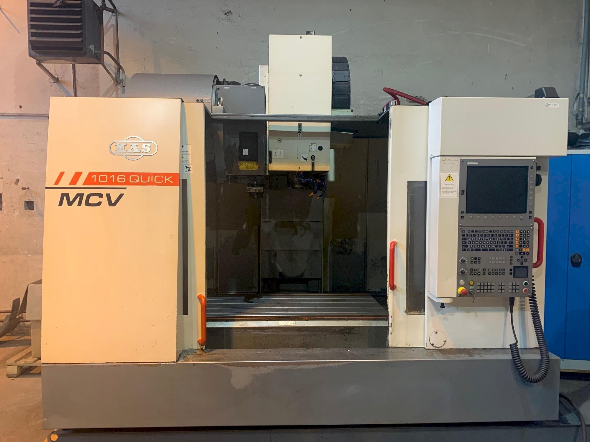 Frontansicht der KOVOSVIT MAS MCV 1016 QUICK  Maschine