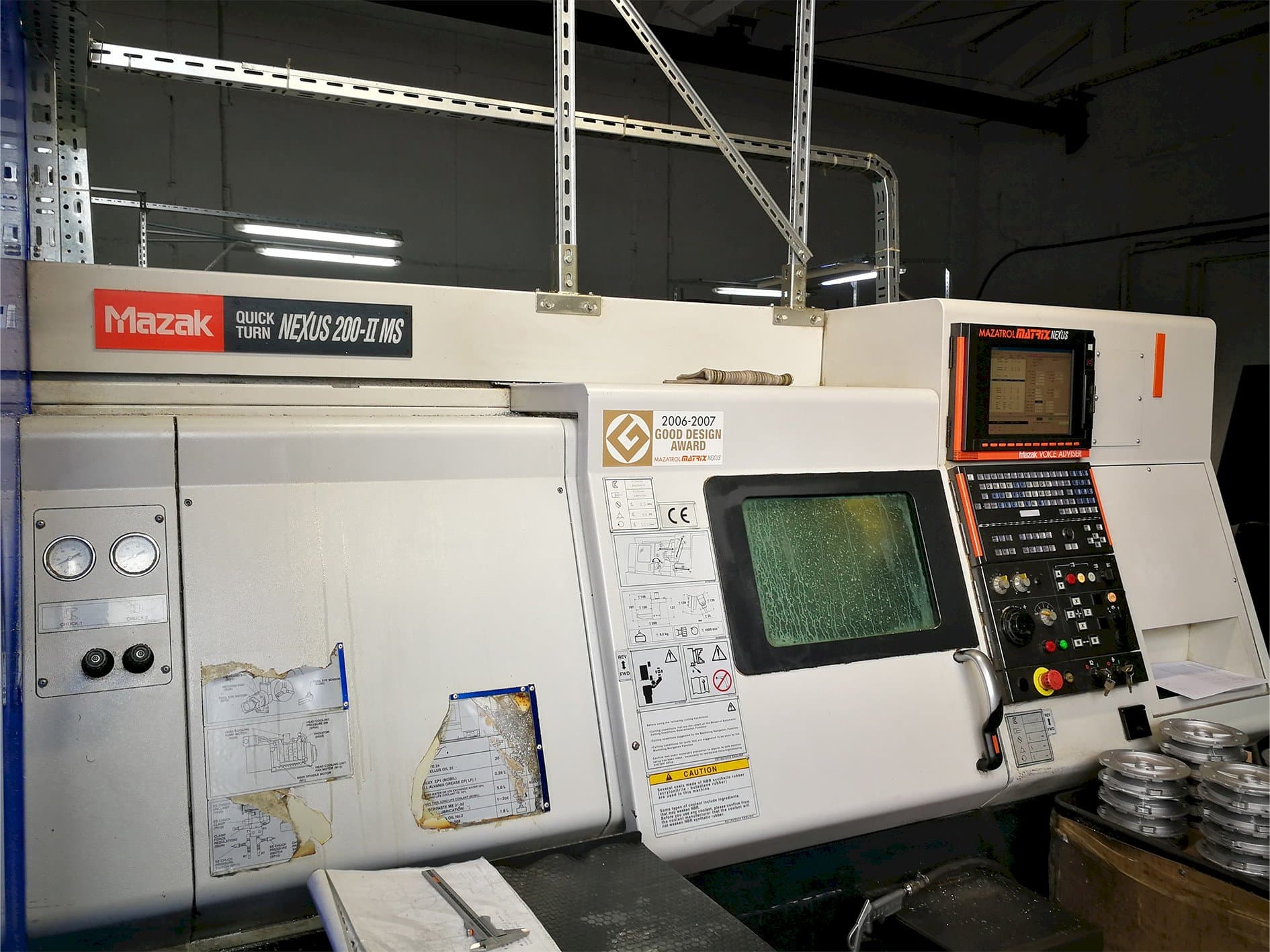 Frontansicht der Mazak Quick Turn Nexus 250-II MS  Maschine