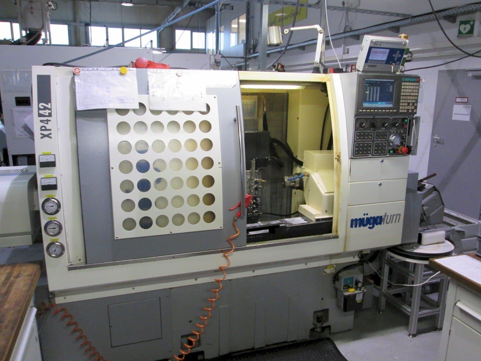 Frontansicht der Muga XP4 42SM  Maschine