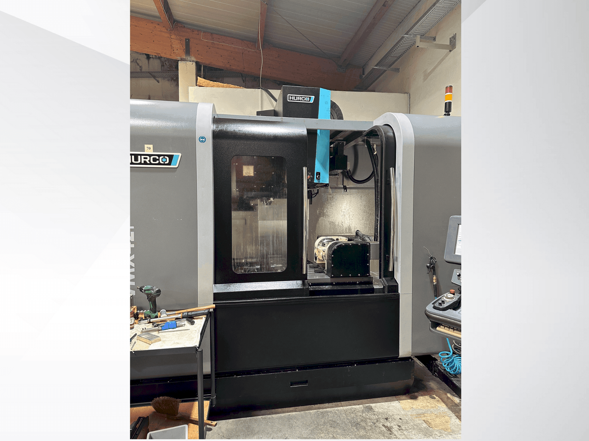 Frontansicht der Hurco VMX 42i  Maschine