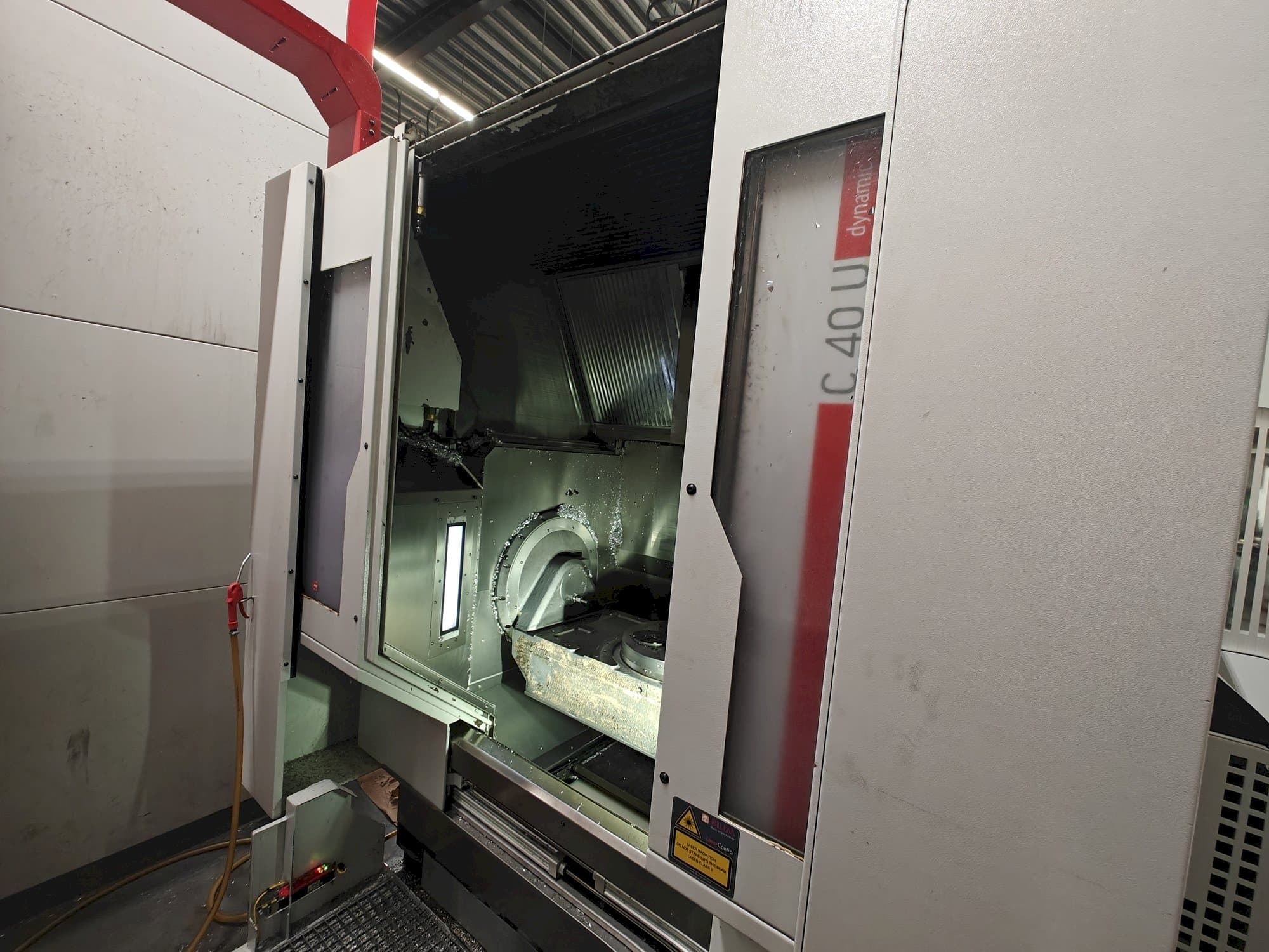 Frontansicht der HERMLE C 40 U  Maschine