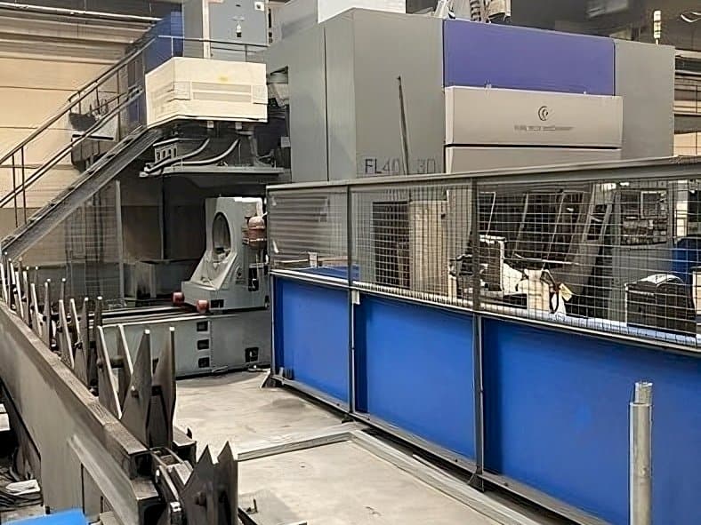 Frontansicht der Tube Tech Machinery FL 400 3D  Maschine