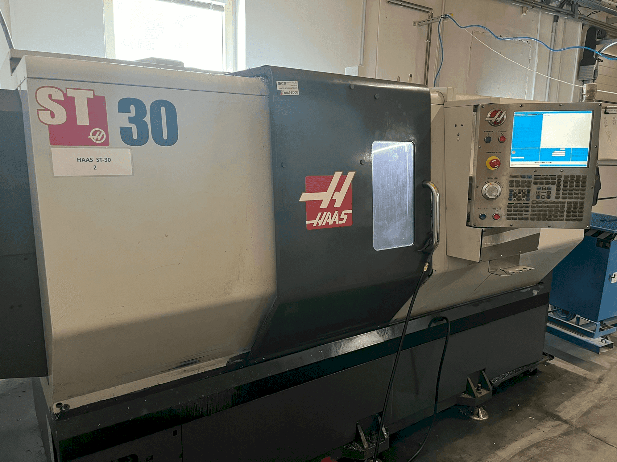 Frontansicht der HAAS ST-30  Maschine