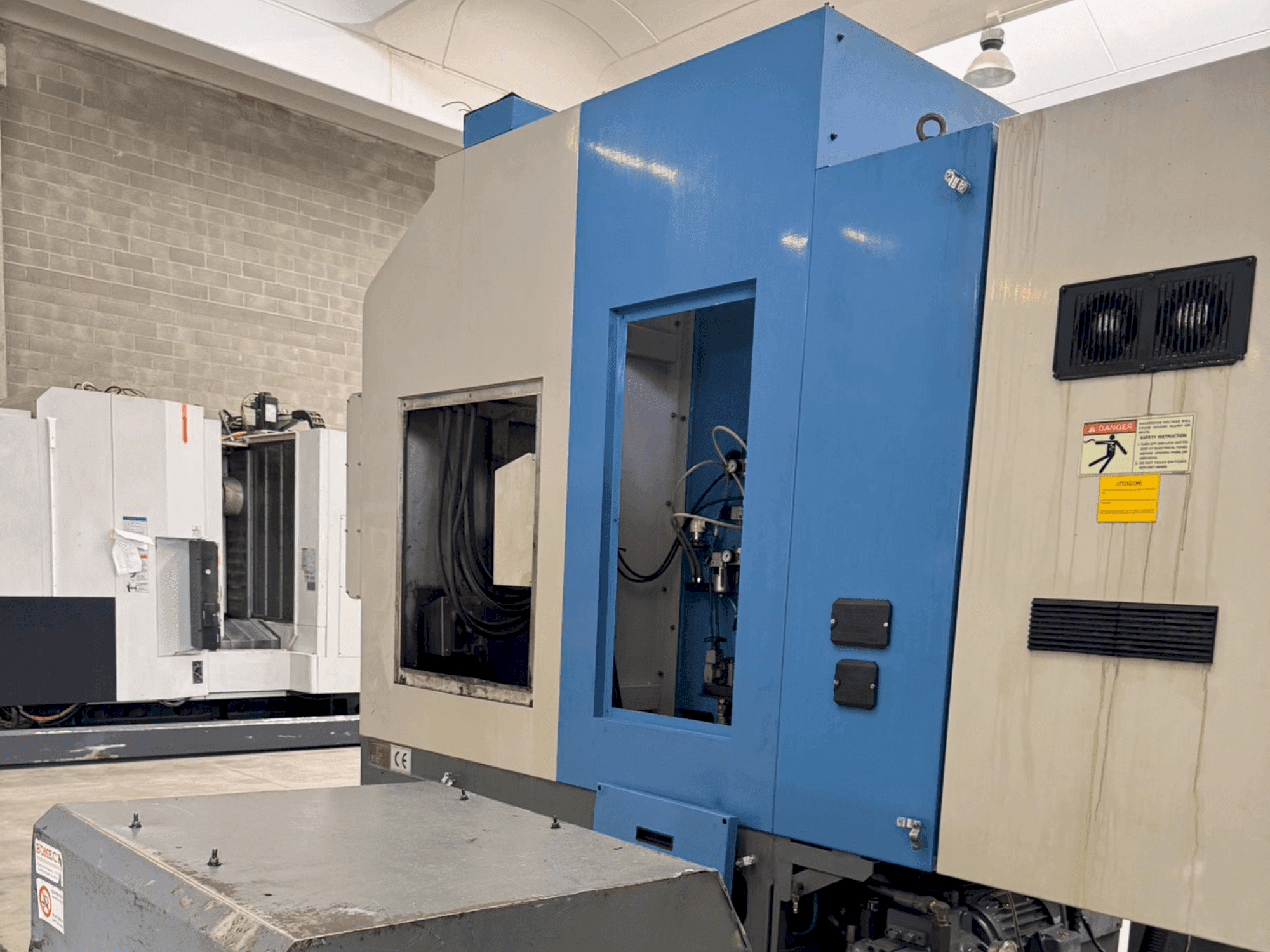 Frontansicht der HYUNDAI KIA Hyundai HiT V5R  Maschine