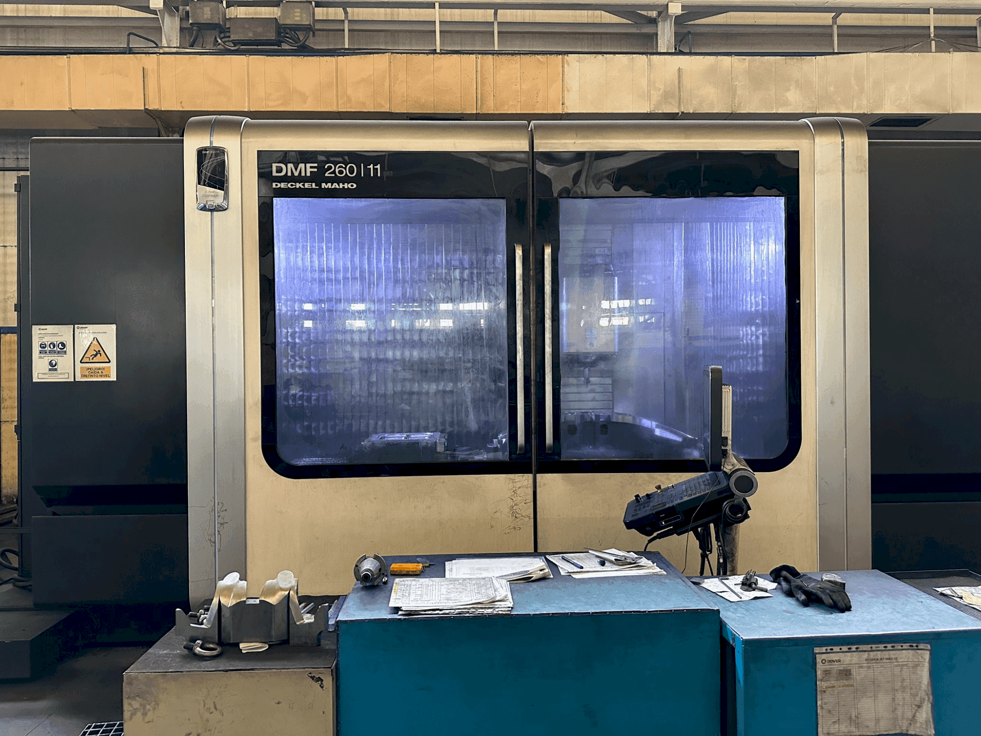 Frontansicht der DMG MORI DMF 260-11 (2014)  Maschine