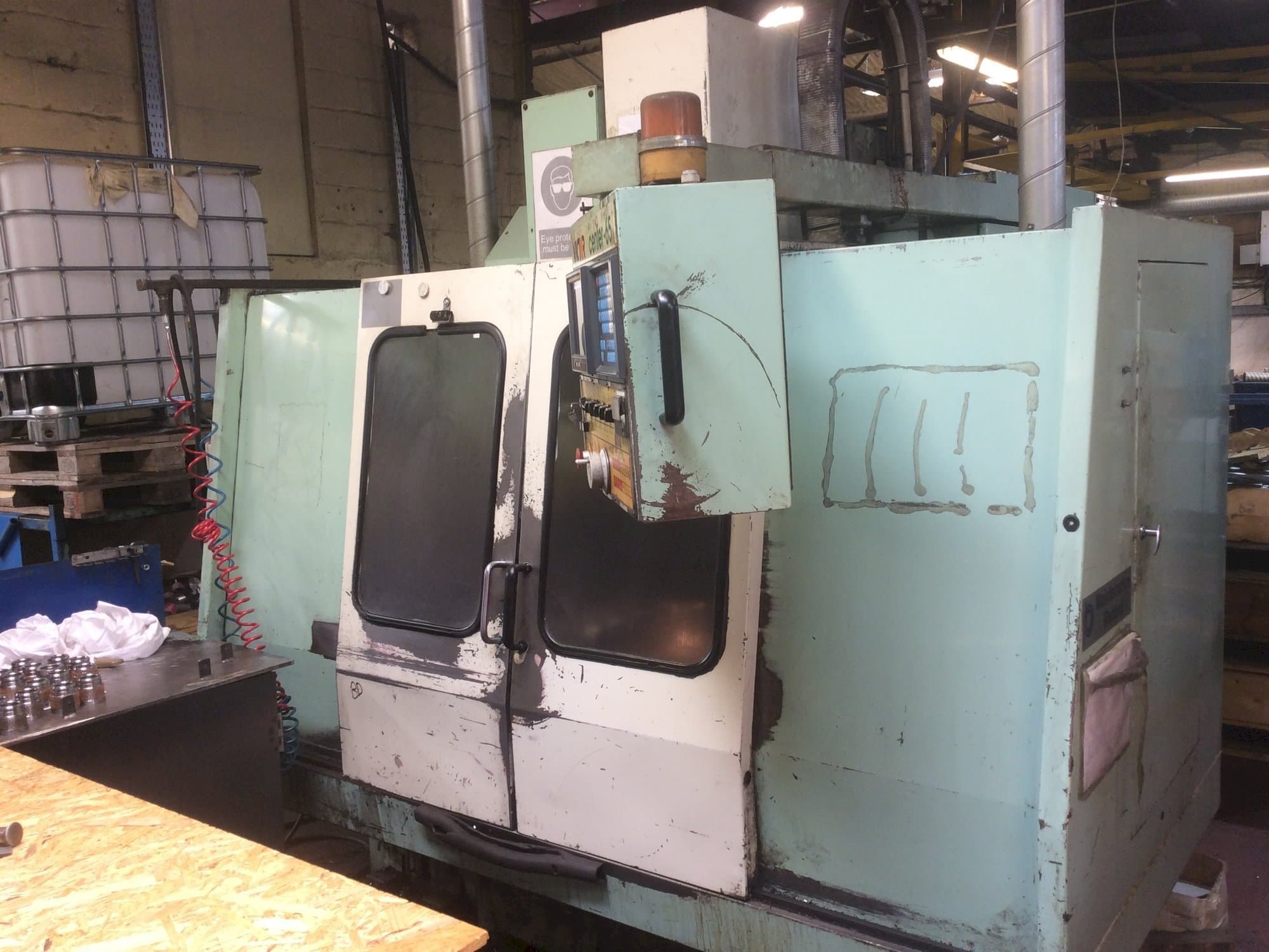 Frontansicht der Victor V Center-65  Maschine