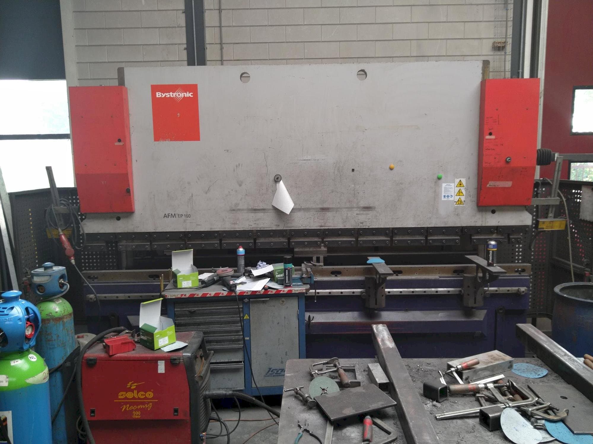 Frontansicht der Bystronic EP40-160  Maschine