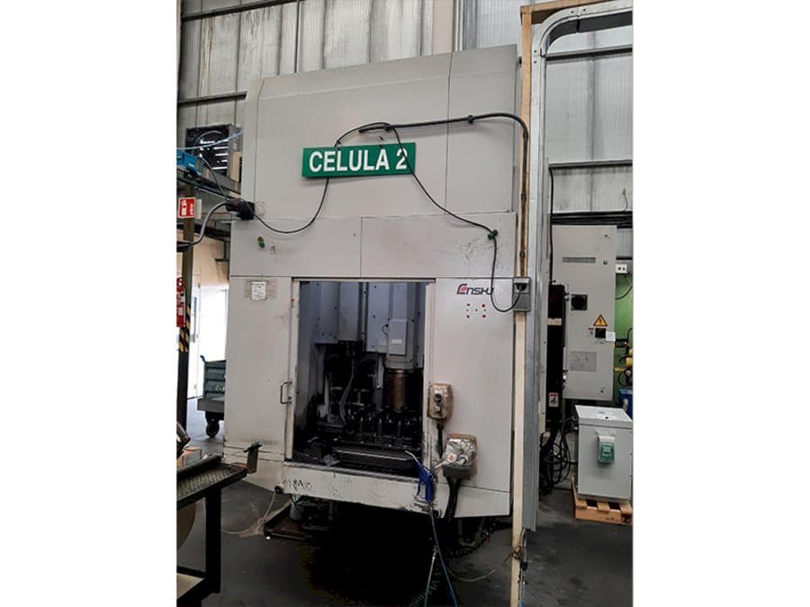 Frontansicht der Enshu EV-450  Maschine