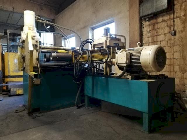 Frontansicht der EKALE REP-40-200-3  Maschine