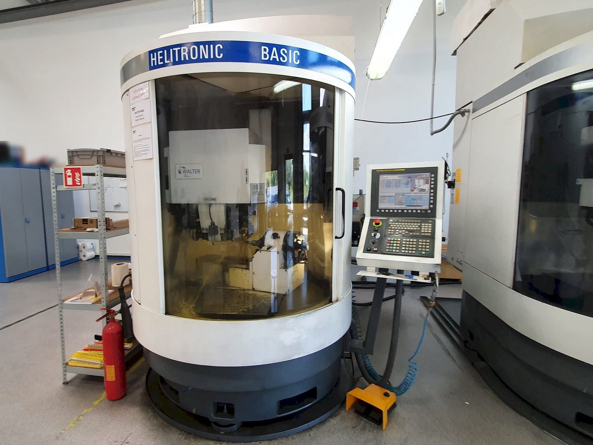 Frontansicht der Walter Helitronic BASIC-F  Maschine