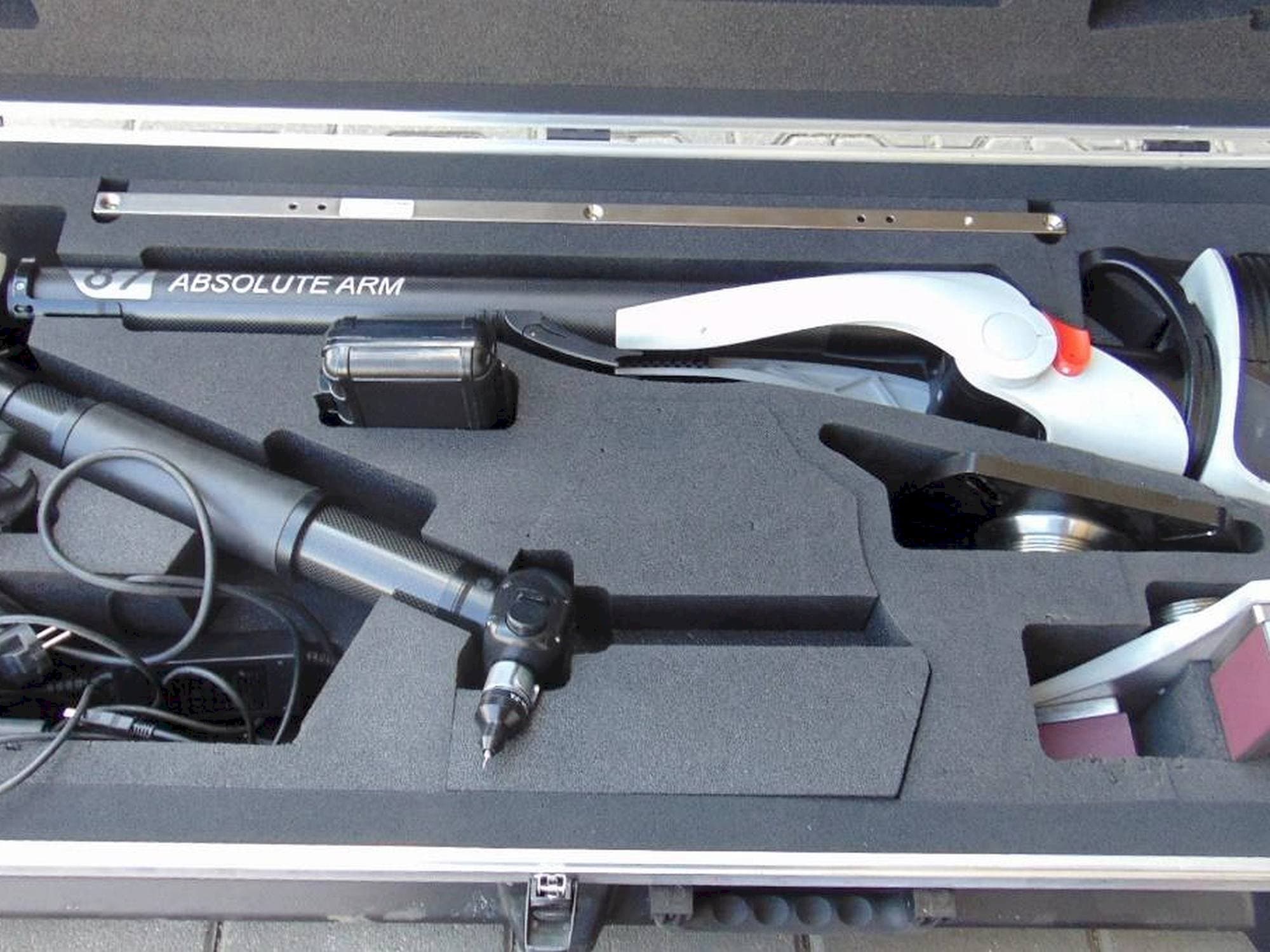 Frontansicht der Hexagon RA8 V1  Maschine