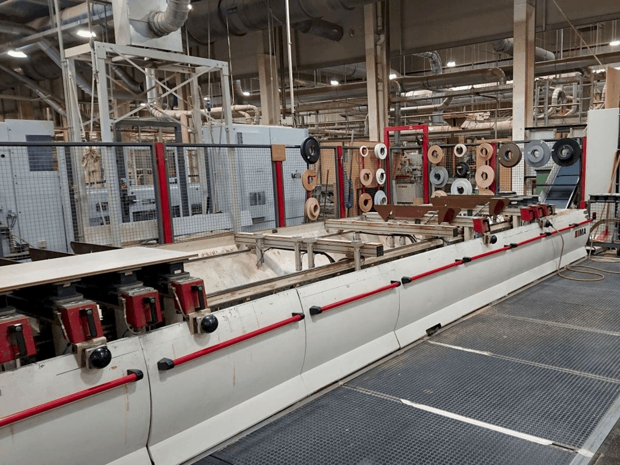 Frontansicht der IMA BIMA 410 / V Typ 140 / 600  Maschine