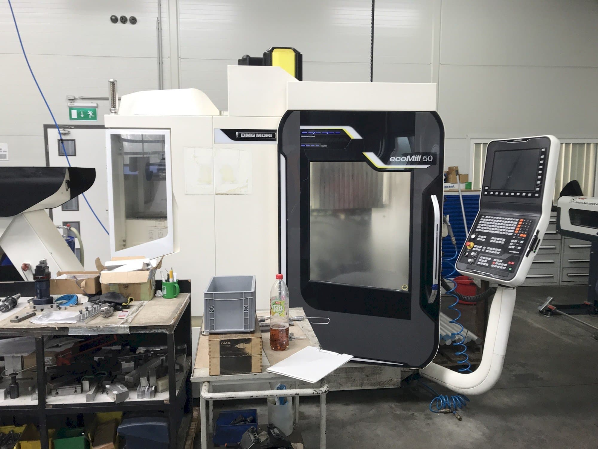 Frontansicht der DMG MORI Ecomill 50  Maschine