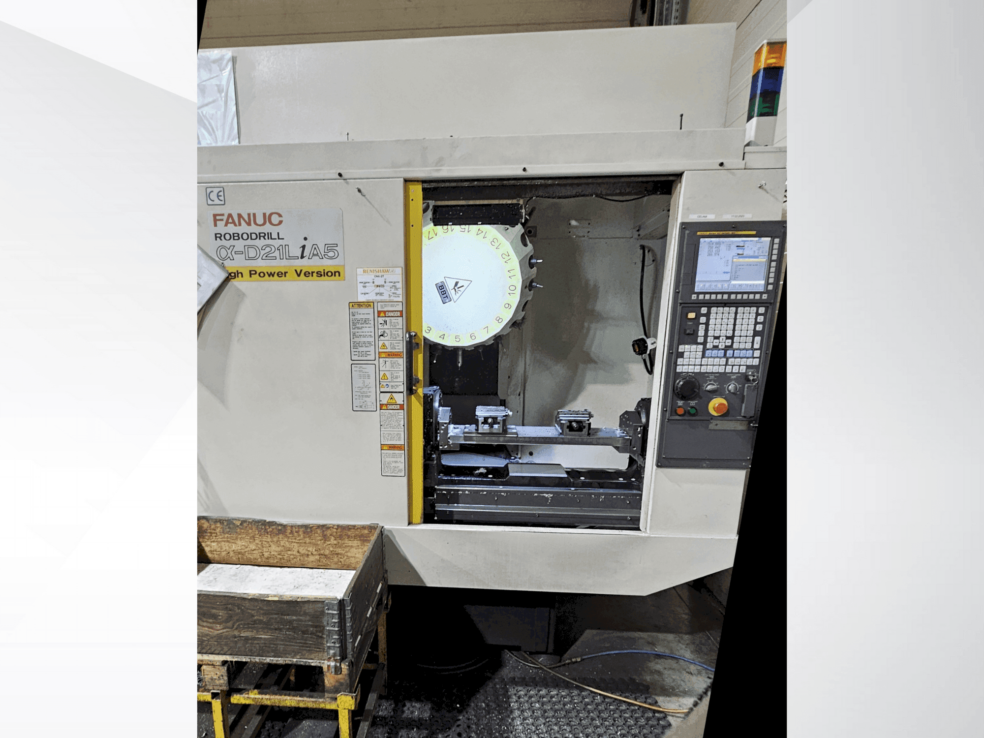Frontansicht der FANUC Robodrill α-D21L iA  Maschine