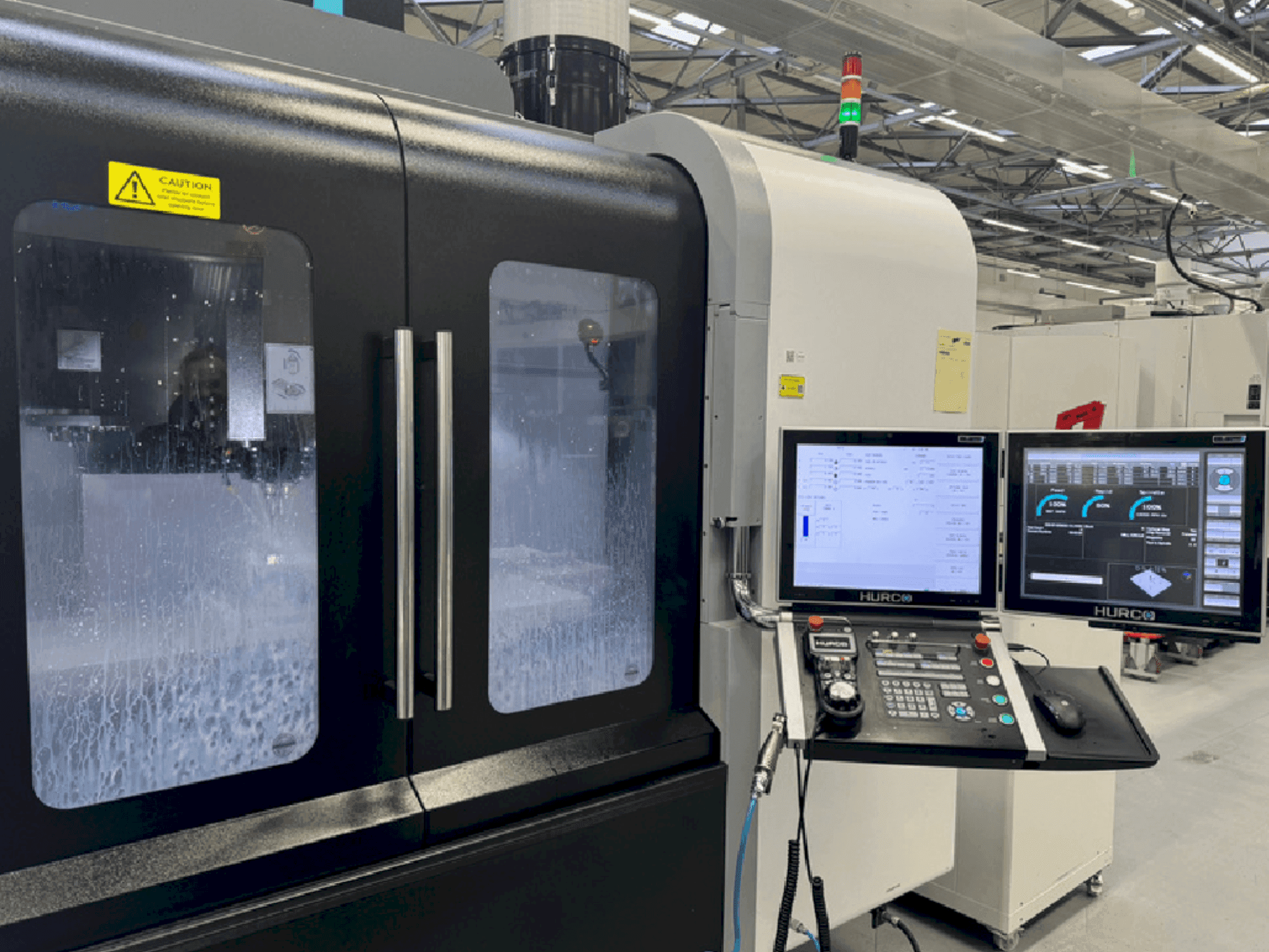 Frontansicht der Hurco VMX42HSRTi  Maschine