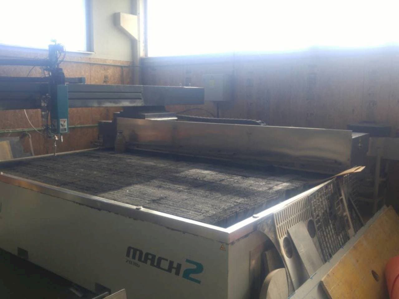 Frontansicht der Flow Mach2-3120b  Maschine